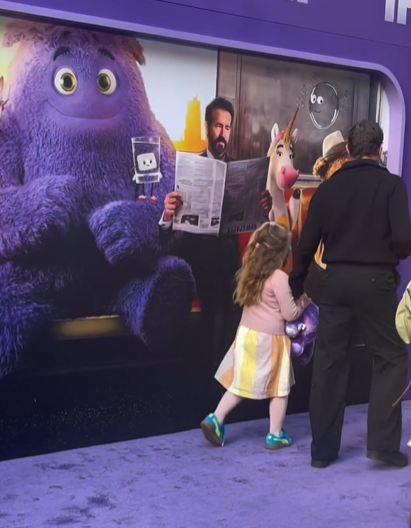 Bradley Cooper and his daughter Lea Cooper bei der "If"-Premiere, datiert auf Mai 2024. | Quelle: Instagram/enews