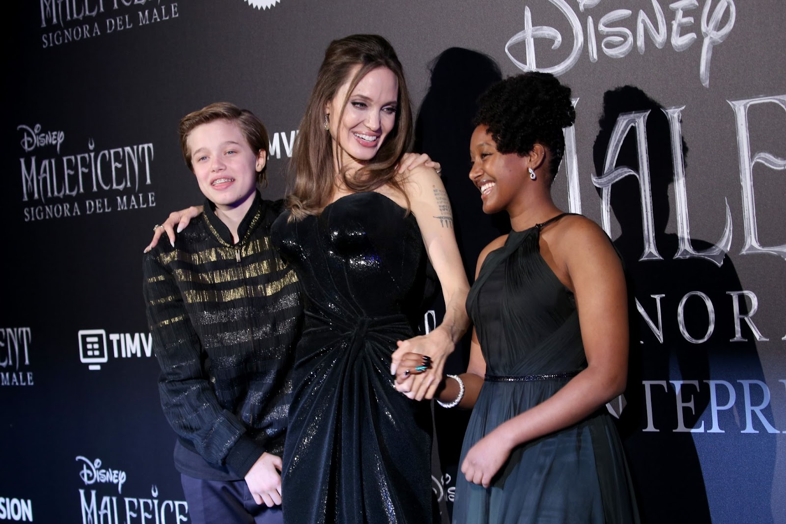 Angelina Jolie mit Shiloh und Zahara bei der Premiere von