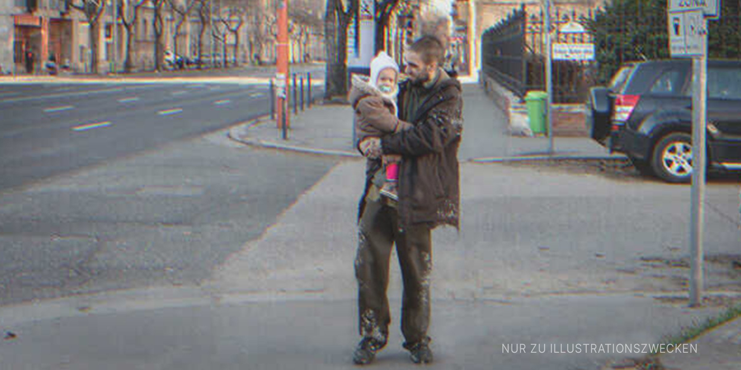Mann trägt ein Kind | Quelle: Flickr / Simóca & Annus (Public Domain)