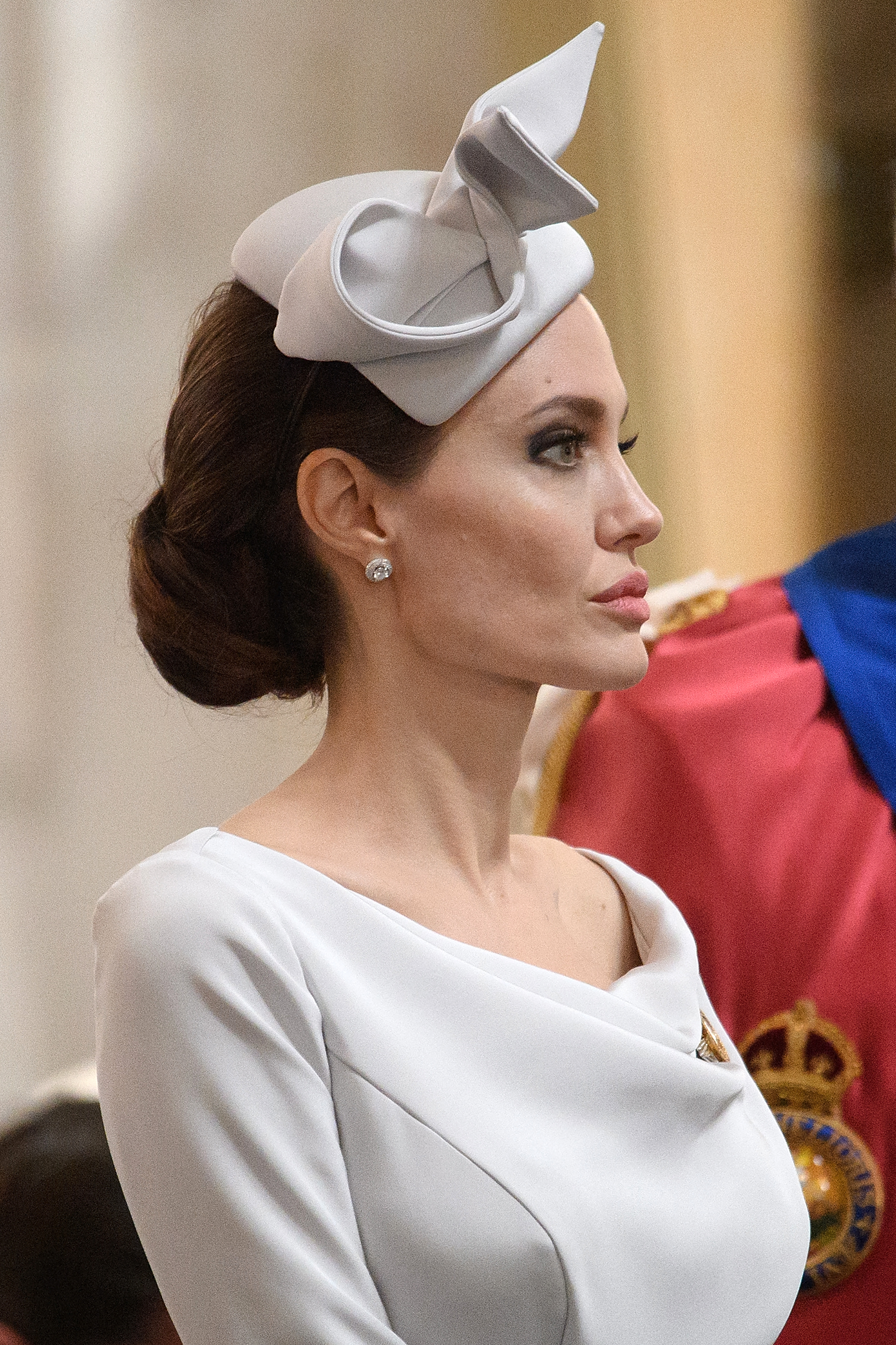 Angelina Jolie kommt vor dem Gedenk- und Einweihungsgottesdienst anlässlich des 200-jährigen Bestehens des Most Distinguished Order of St. Michael and St. George in der St. Paul's Cathedral in London am 28. Juni 2018 an. | Quelle: Getty Images