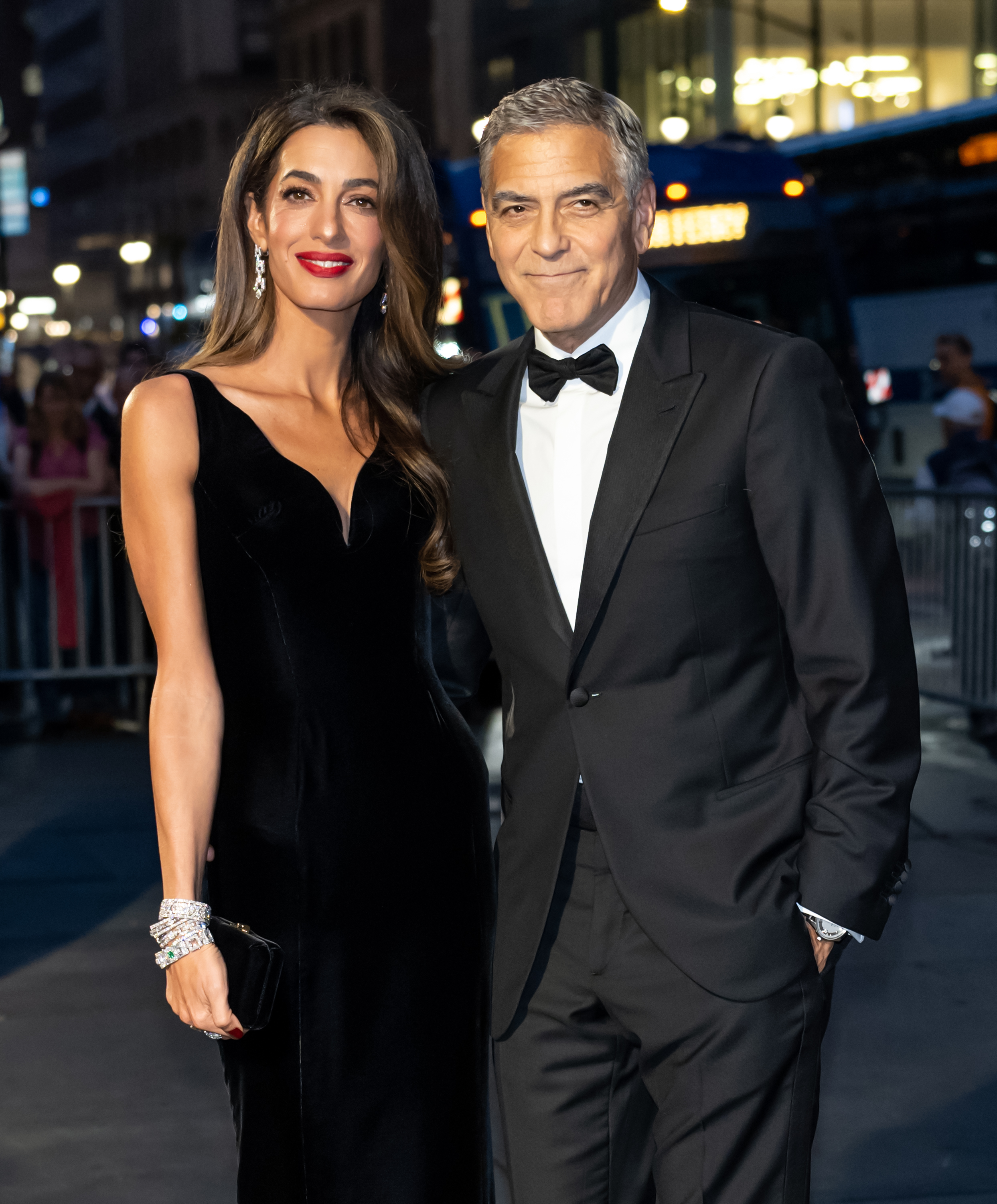 Amal und George Clooney im The Albies | Quelle: Getty Images