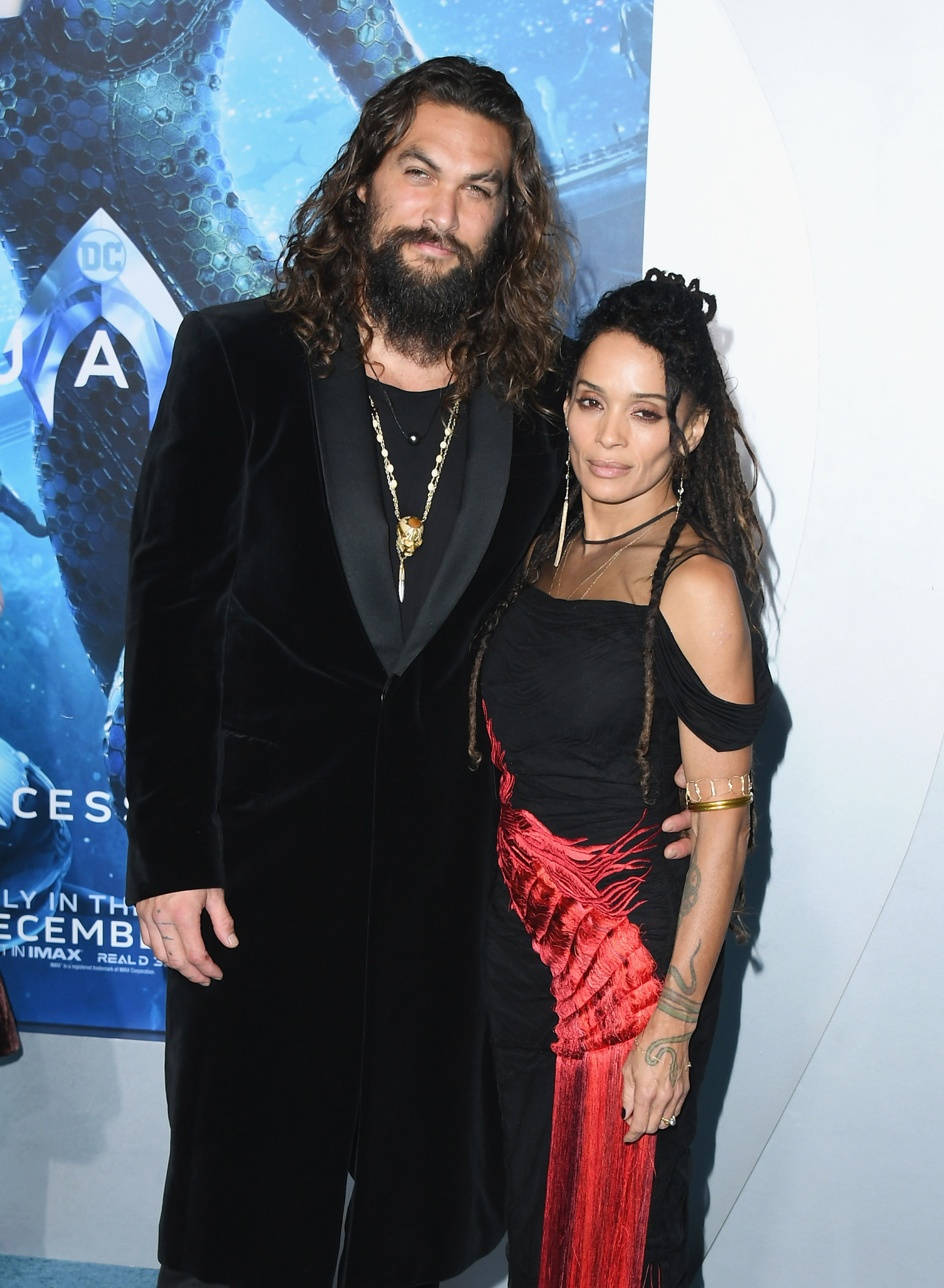 Jason Momoa und Lisa Bonet bei der Premiere von "Aquaman", 2018 | Quelle: Getty Images