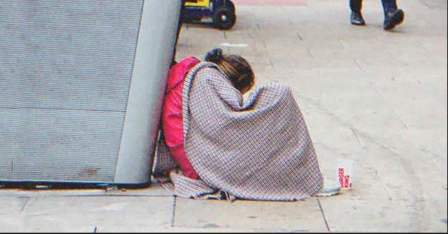Obdachlose auf der Straße | Shutterstock