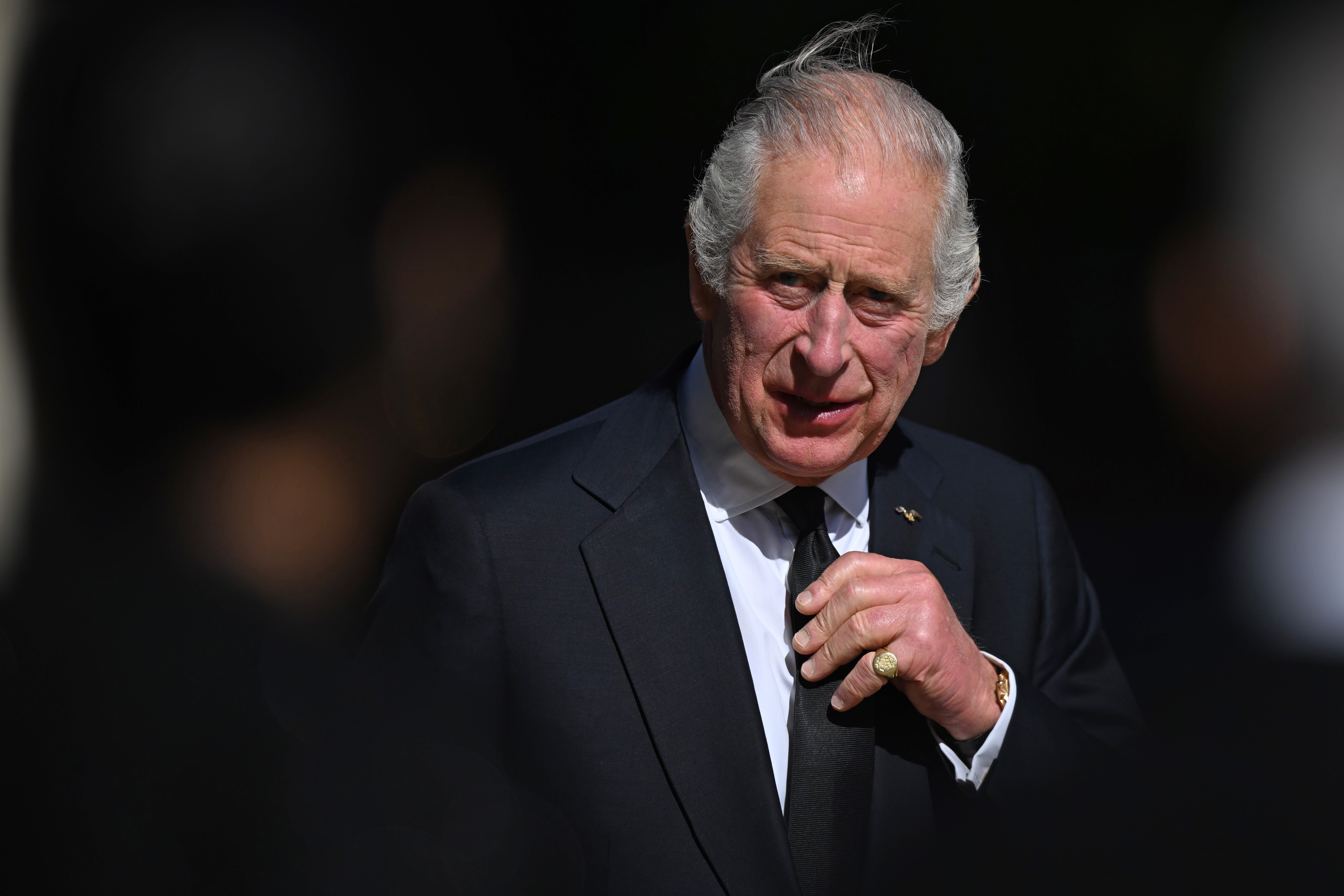 König Charles III. trifft am 17. September 2022 im Lambeth HQ in London, England, ein, um die Rettungskräfte zu treffen: Getty Images