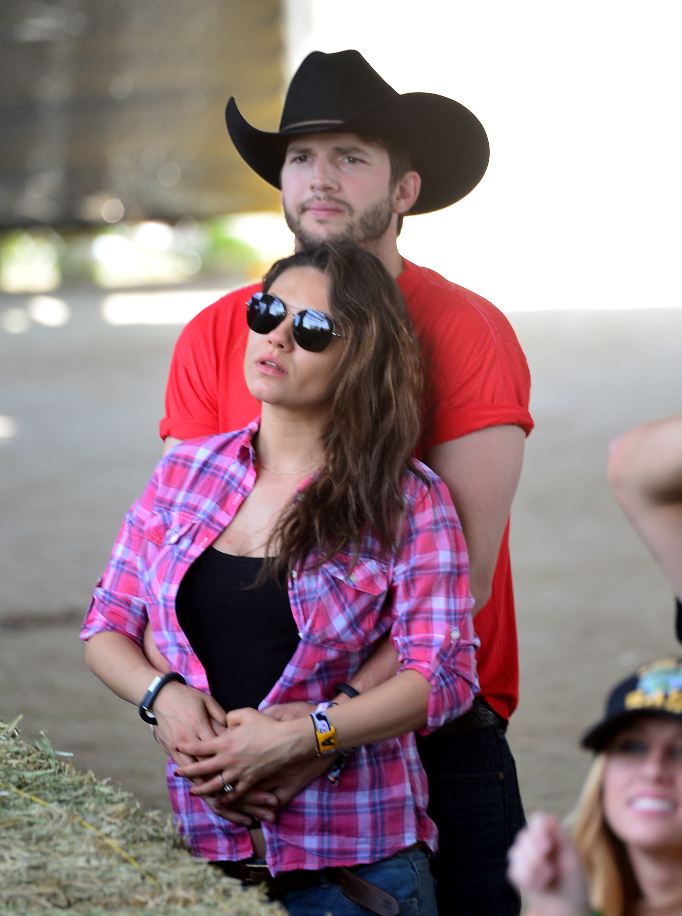 Mila Kunis und Ashton Kutcher am 25. April 2014 in Indio, Kalifornien. | Quelle: Getty Images