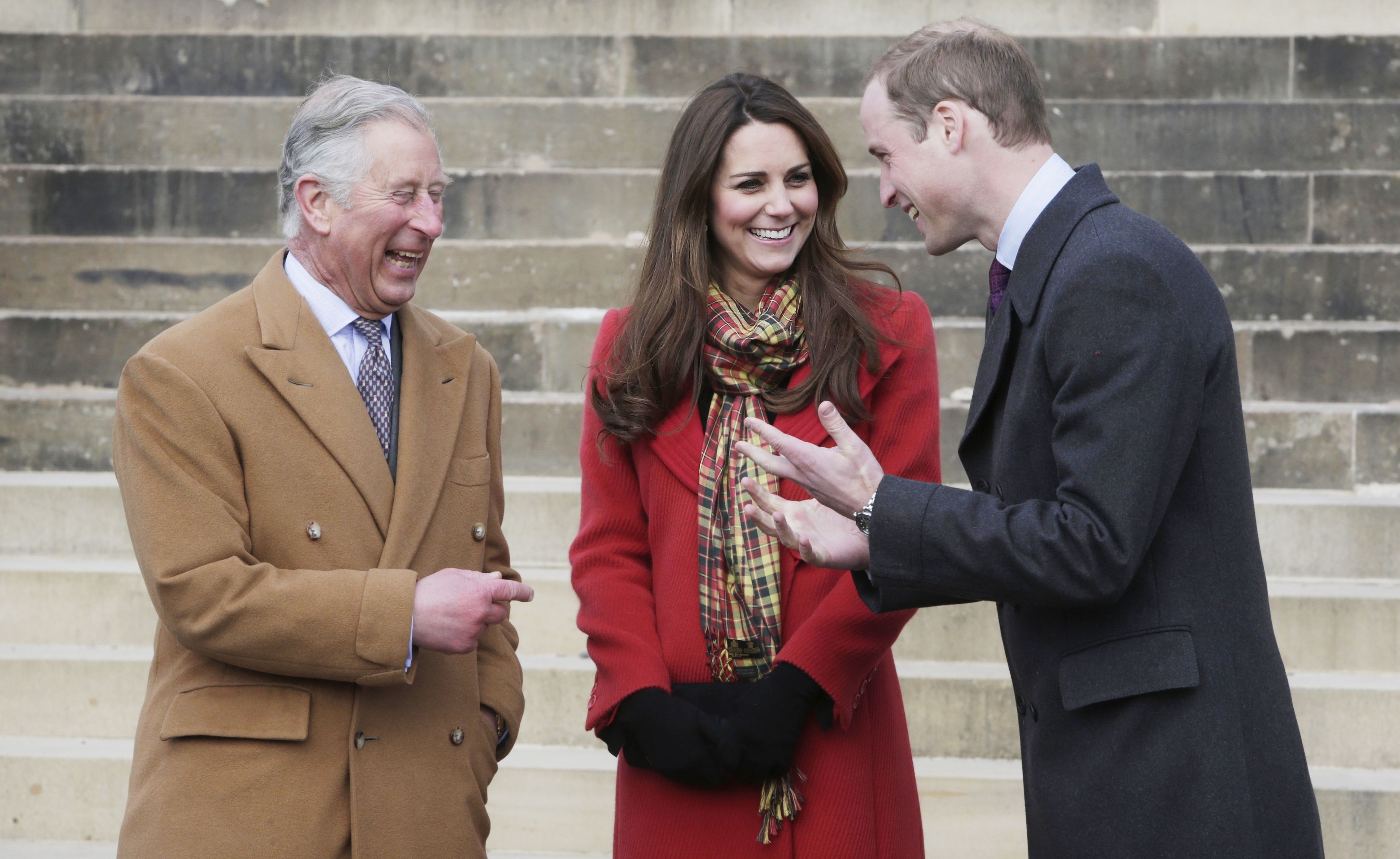König Charles III., Prinz William und die Prinzessin von Wales, Kate in Schottland im Jahr 2013 | Quelle: Getty Images