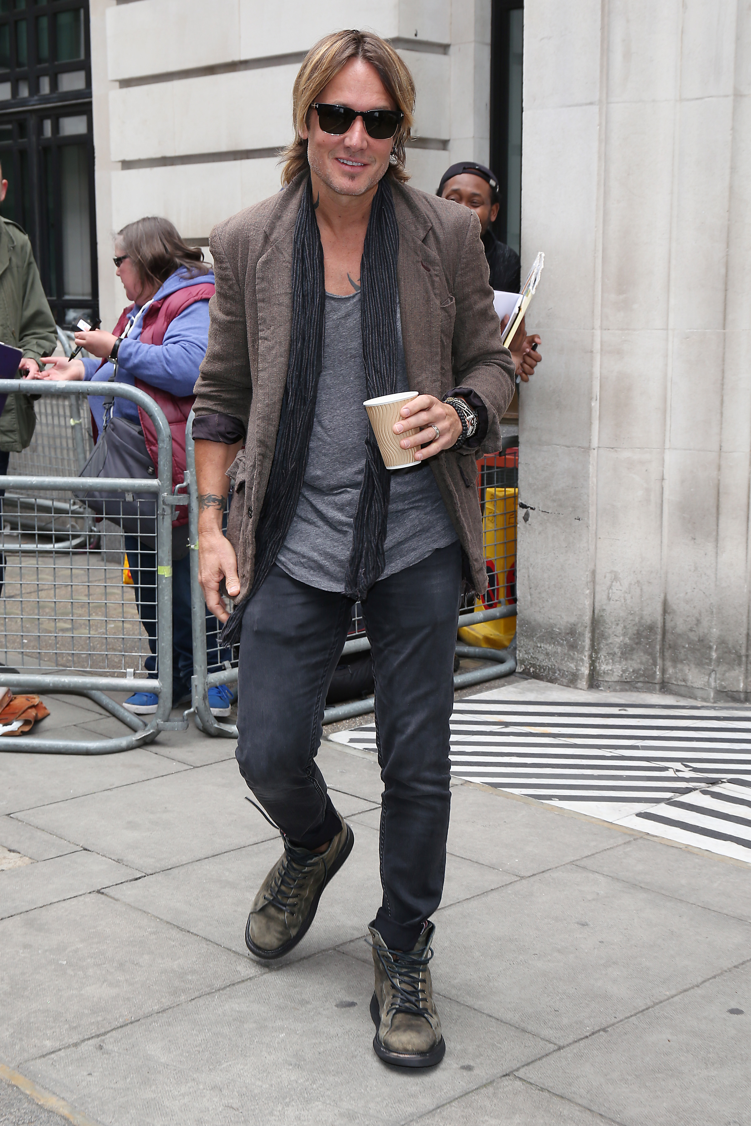 Keith Urban, gesehen bei BBC Radio 2 in London, England, am 18. Mai 2017. | Quelle: Getty Images