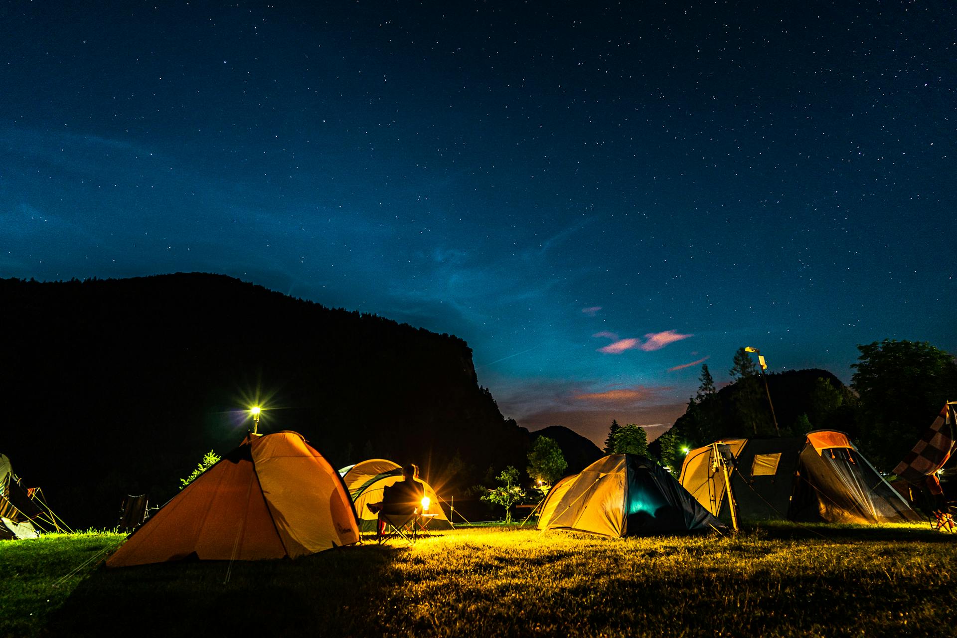 Zelte bei Nacht | Quelle: Pexels