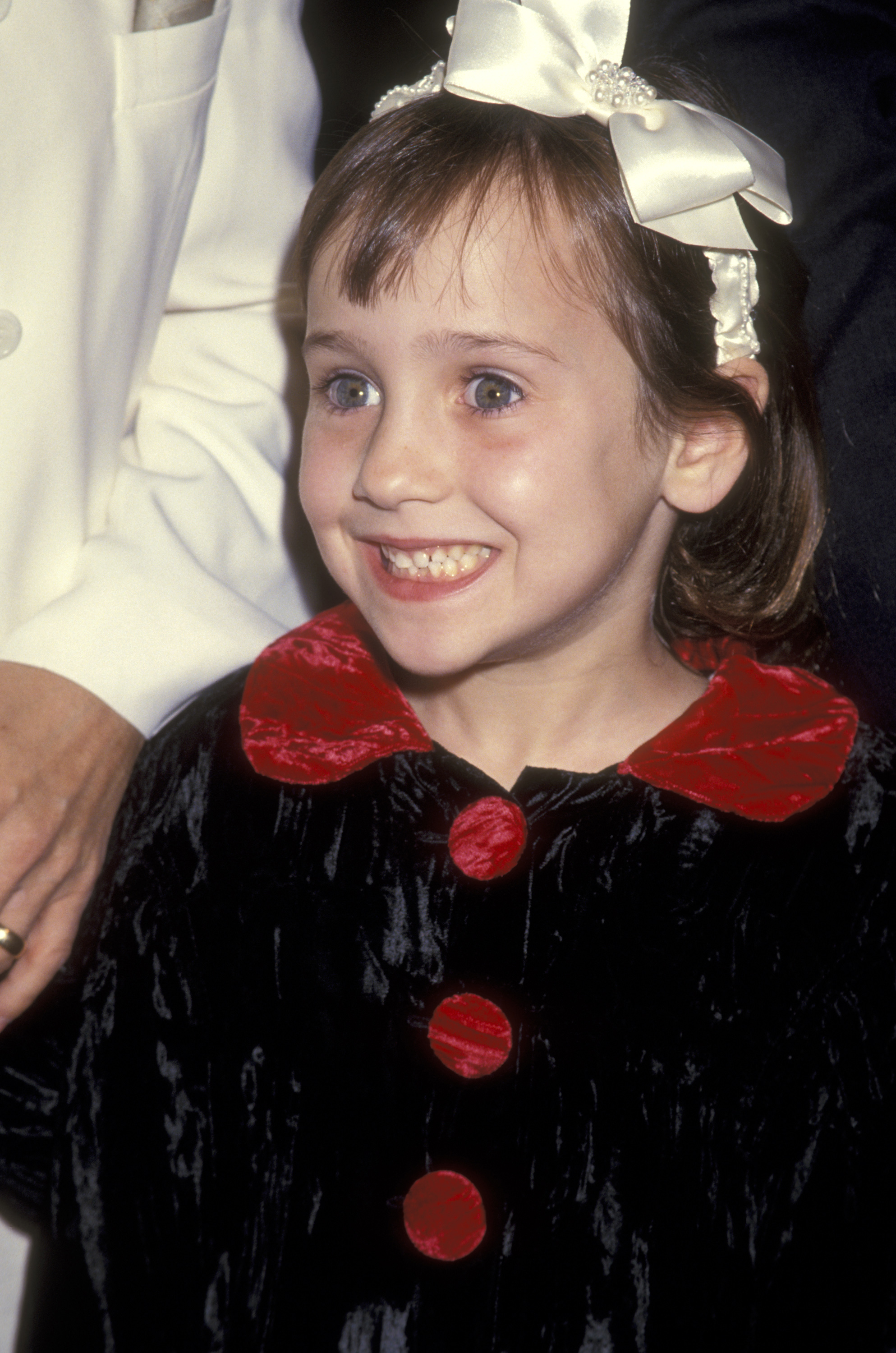 Mara Wilson bei der Premiere von "Mrs. Doubtfire" in Beverly Hills, 1993 | Quelle: Getty Images