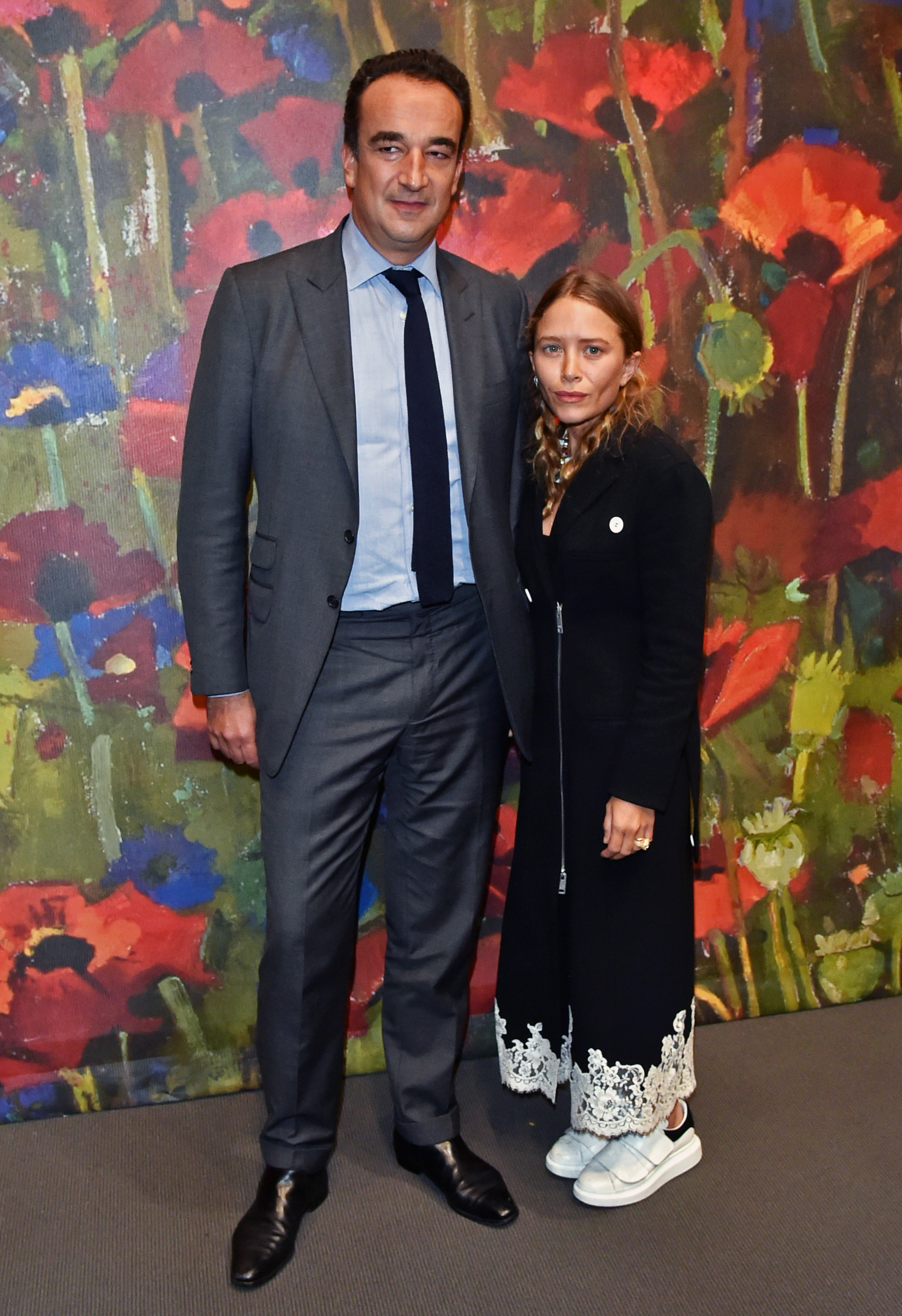 Olivier Sarkozy und Mary-Kate Olsen bei der jährlichen Auktion und dem Abendessen "Take Home a Nude" in New York am 11. Oktober 2017 | Quelle: Getty Images