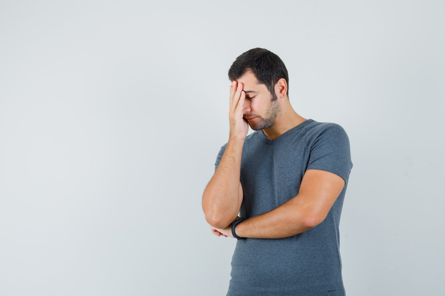 Zrozpaczony mężczyzna | Źródło: Freepik