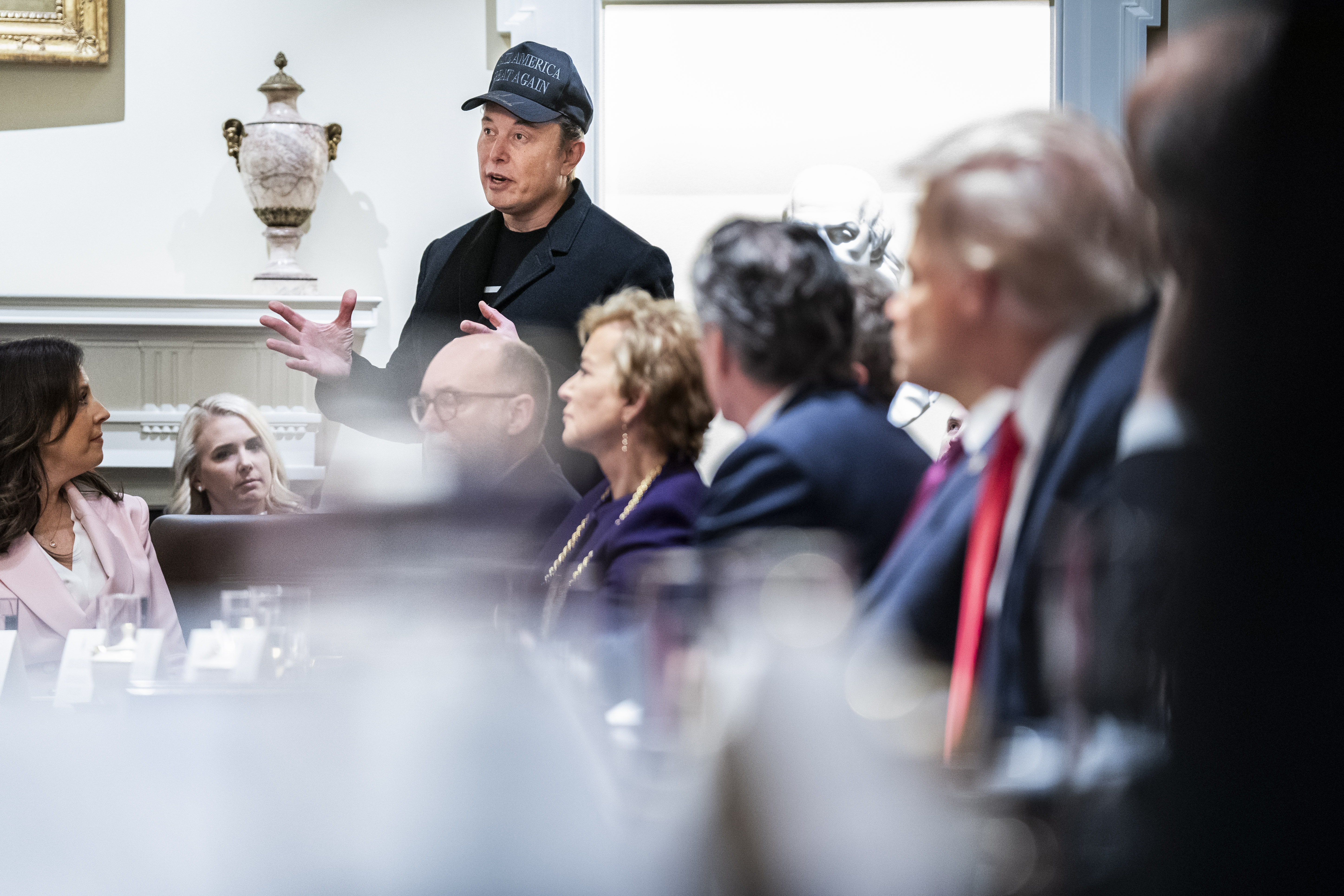 Elon Musk, Leiter des Ministeriums für Regierungseffizienz, spricht bei einer Kabinettssitzung im Weißen Haus in Washington, DC, am 26. Februar 2025 | Quelle: Getty Images