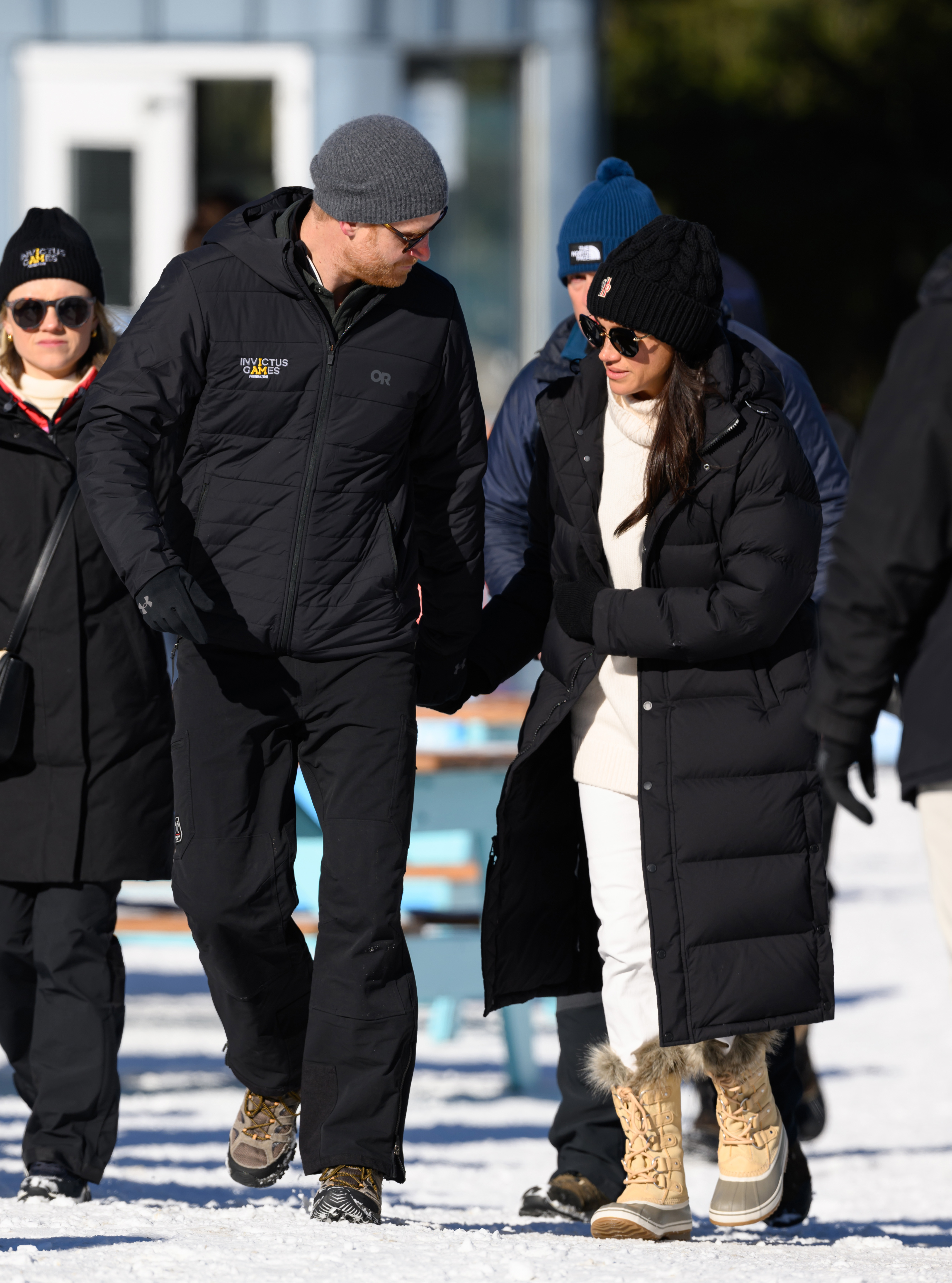 Prinz Harry, Herzog von Sussex, und Meghan, Herzogin von Sussex, nehmen am dritten Tag der Invictus Games 2025 in Whistler, British Columbia, am 11. Februar 2025 an einer Tubing-Veranstaltung für Familien und Freunde teil | Quelle: Getty Images