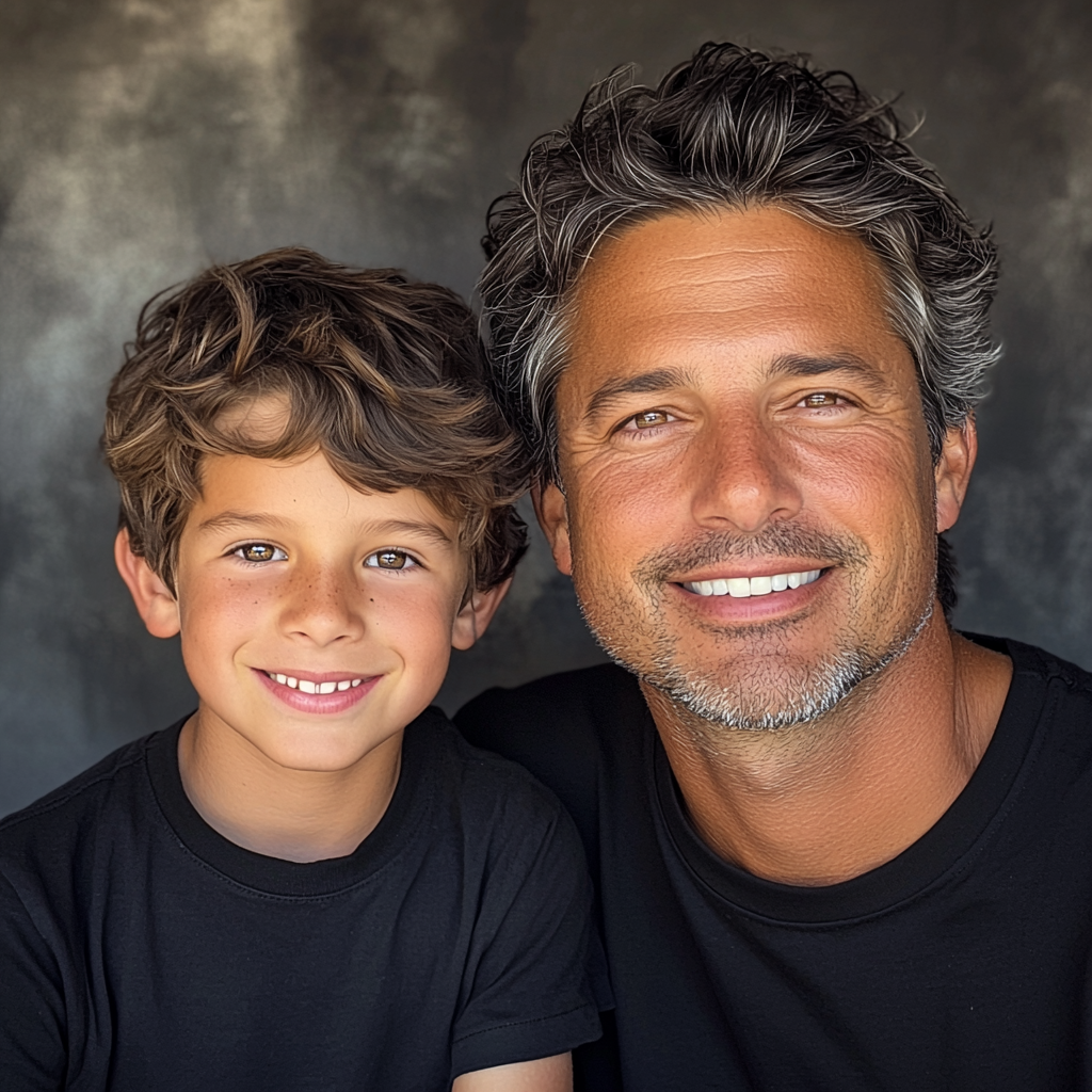 Ein lächelndes Vater-Sohn-Duo | Quelle: Midjourney