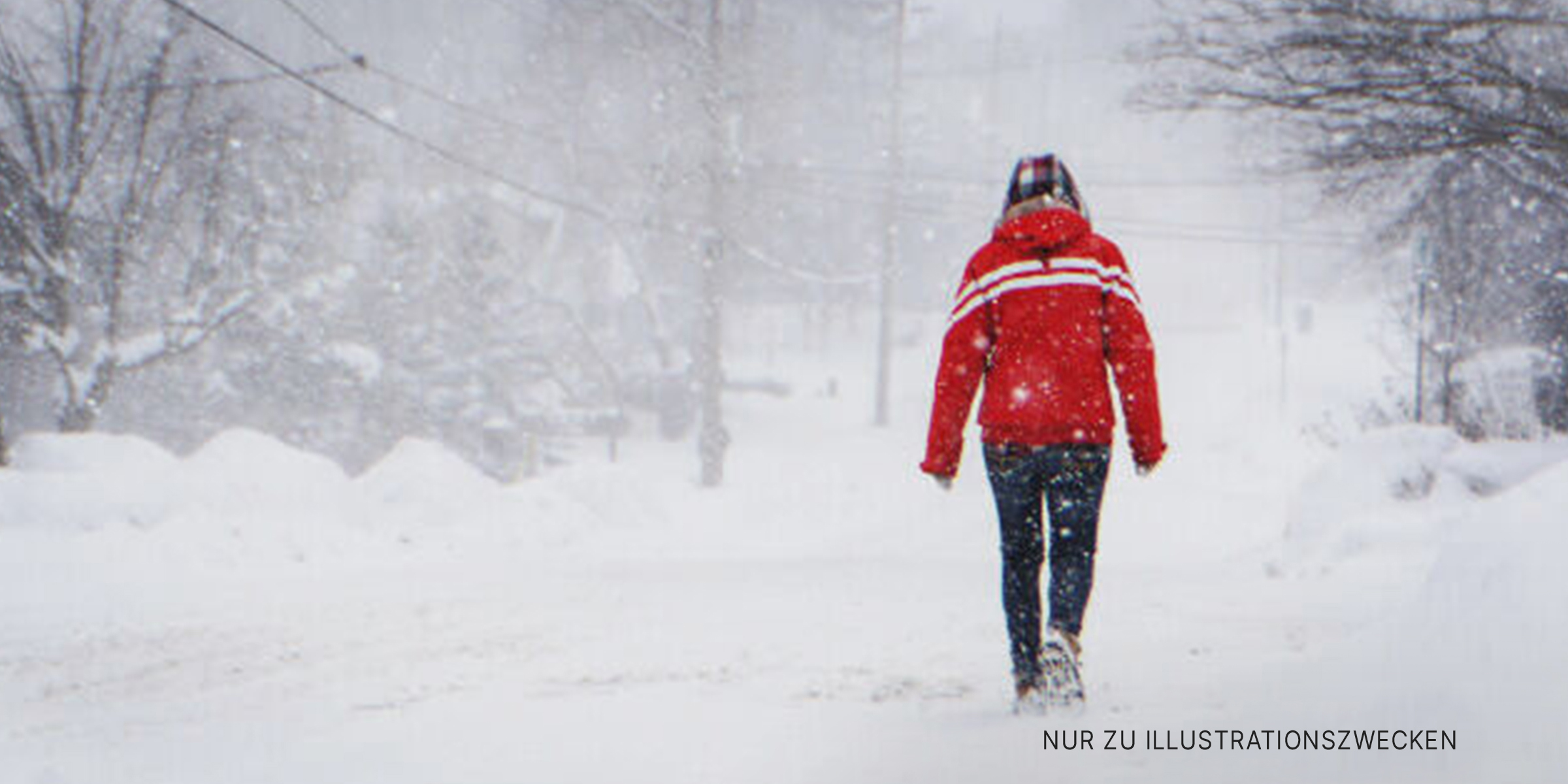 Frau läuft auf Schnee | Quelle: Getty Images