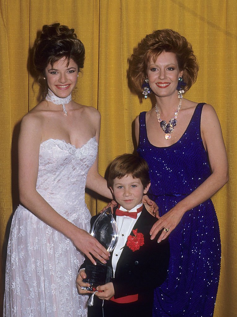 Andrea Elson, Anne Schedeen und Benji Gregory, 1987 | Quelle: Getty Images