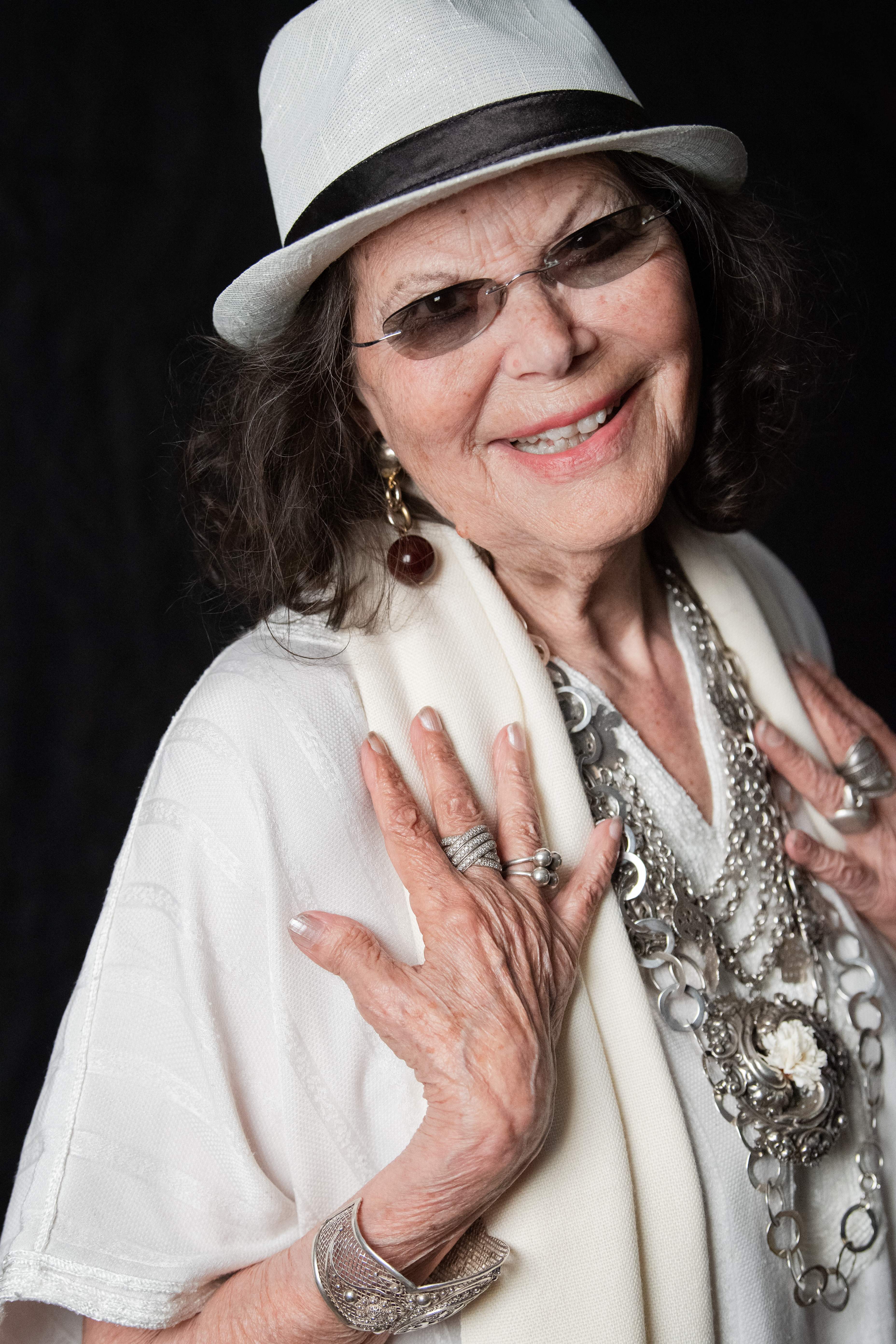 Claudia Cardinale bei einem Fototermin in der tunesischen Hauptstadt Tunis am 27. Mai 2022 in Tunis, Tunesien. | Quelle: Getty Images