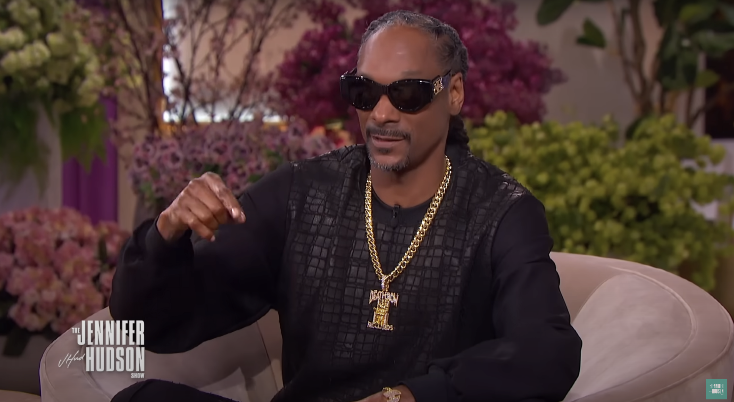 Snoop Dogg spricht über seine Enkelkinder, zu sehen in einem Video vom 26. Januar 2024 | Quelle: YouTube/JenniferHudsonShow