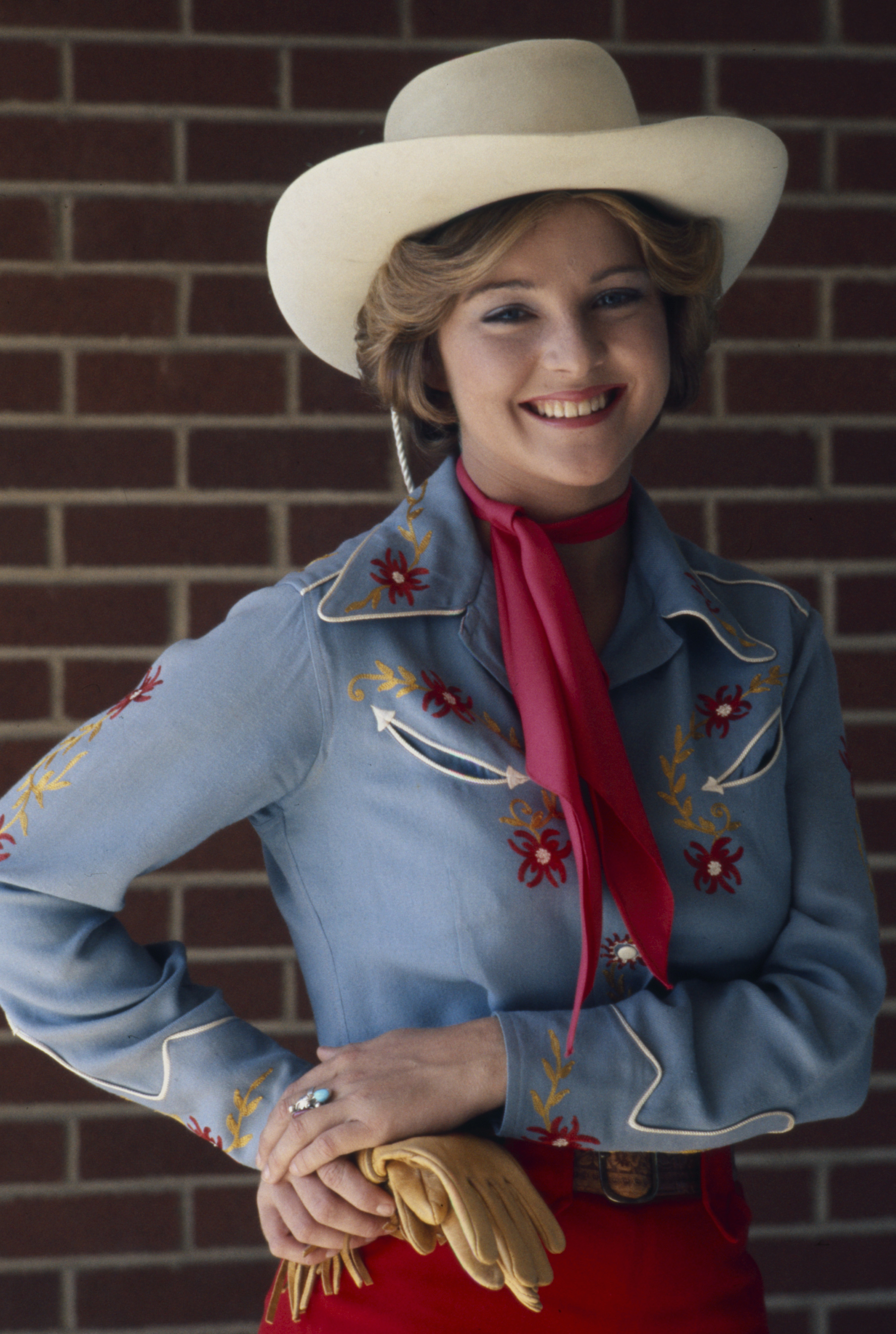 Robin Mattson in der ABC-Fernsehserie "Nakia" in der Folge "The Moving Target" von 1974. | Quelle: Getty Images