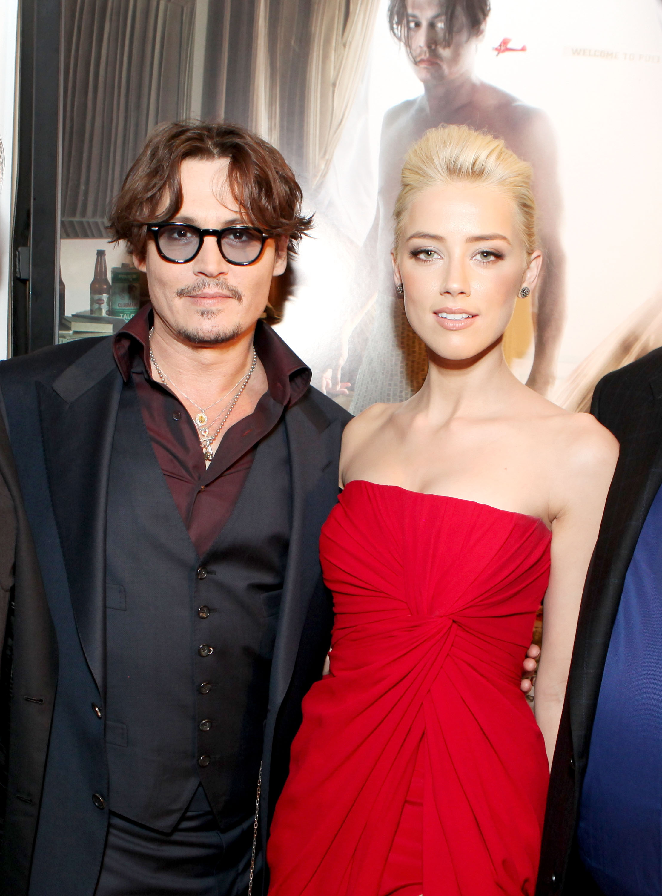 Johnny Depp und Amber Heard im Bing Theatre at LACMA am 13. Oktober 2011 in Los Angeles, Kalifornien. | Quelle: Getty Images