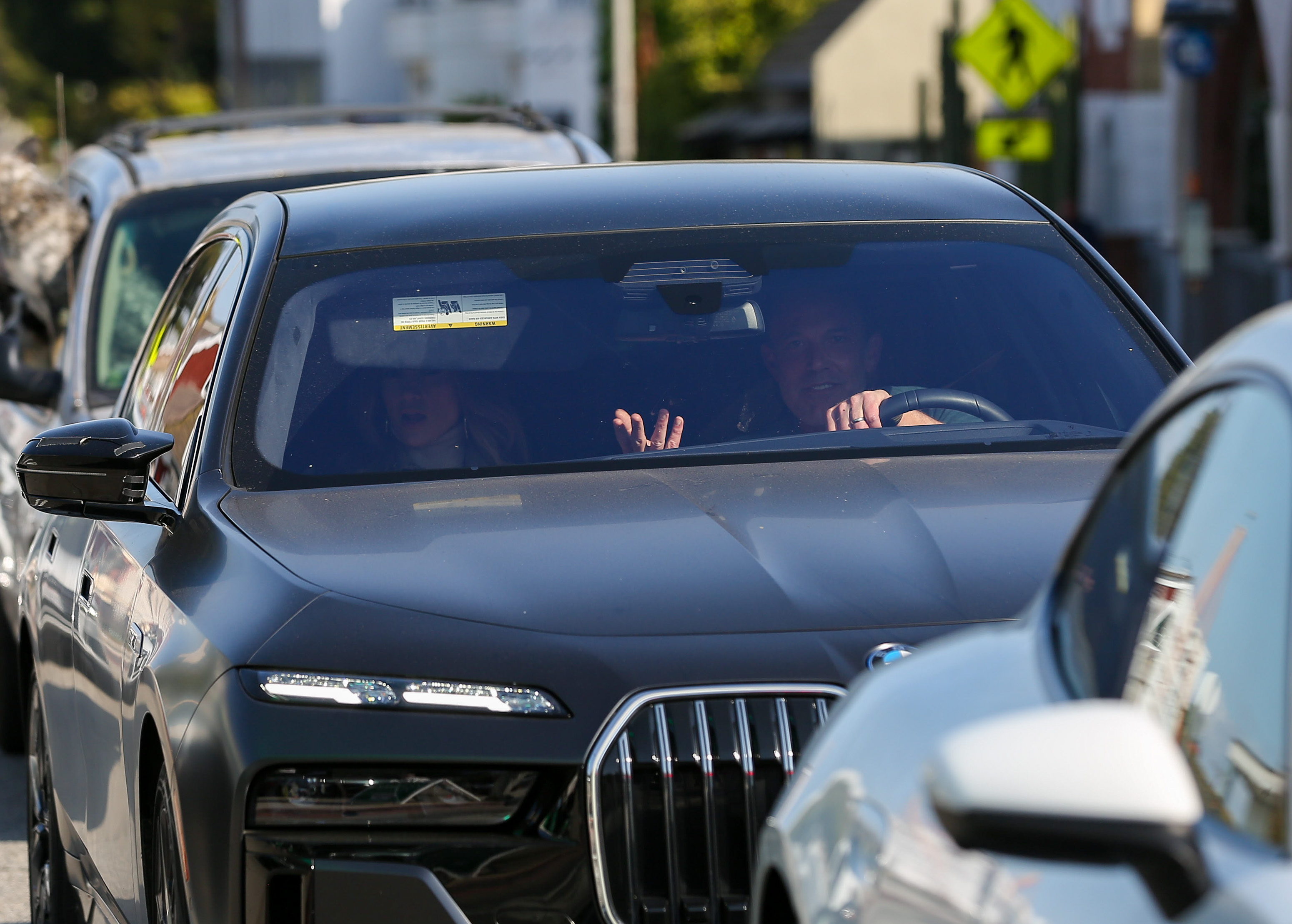 Jennifer Lopez und Ben Affleck werden am 19. Mai 2024 beim Autofahren in Los Angeles, Kalifornien, gesichtet | Quelle: Getty Images