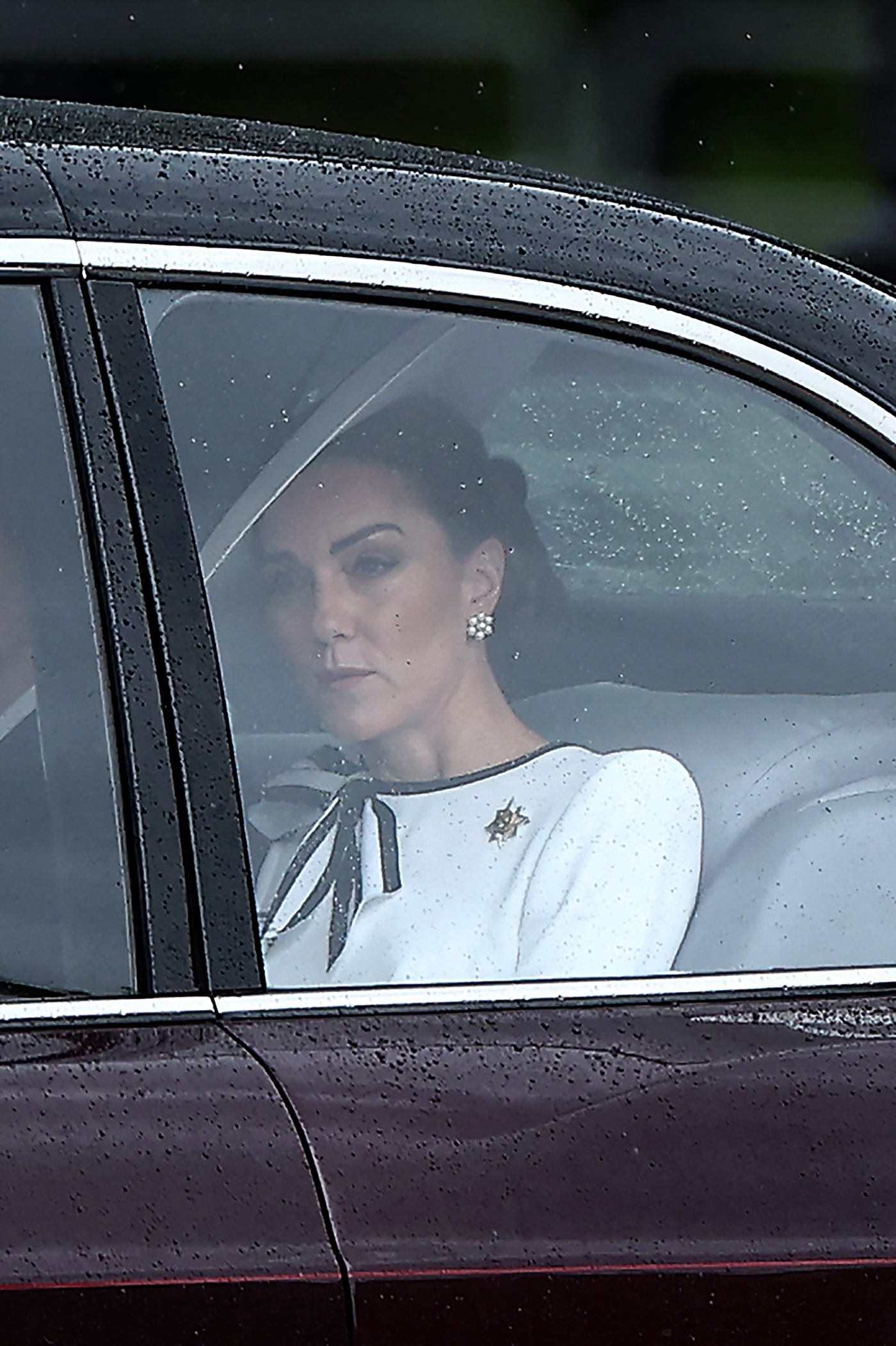 Prinzessin von Wales, Catherine, kommt mit Prinz William und ihren Kindern vor der "Trooping the Colour"-Parade zum Geburtstag des Königs in London am 15. Juni 2024 an | Quelle: Getty Images