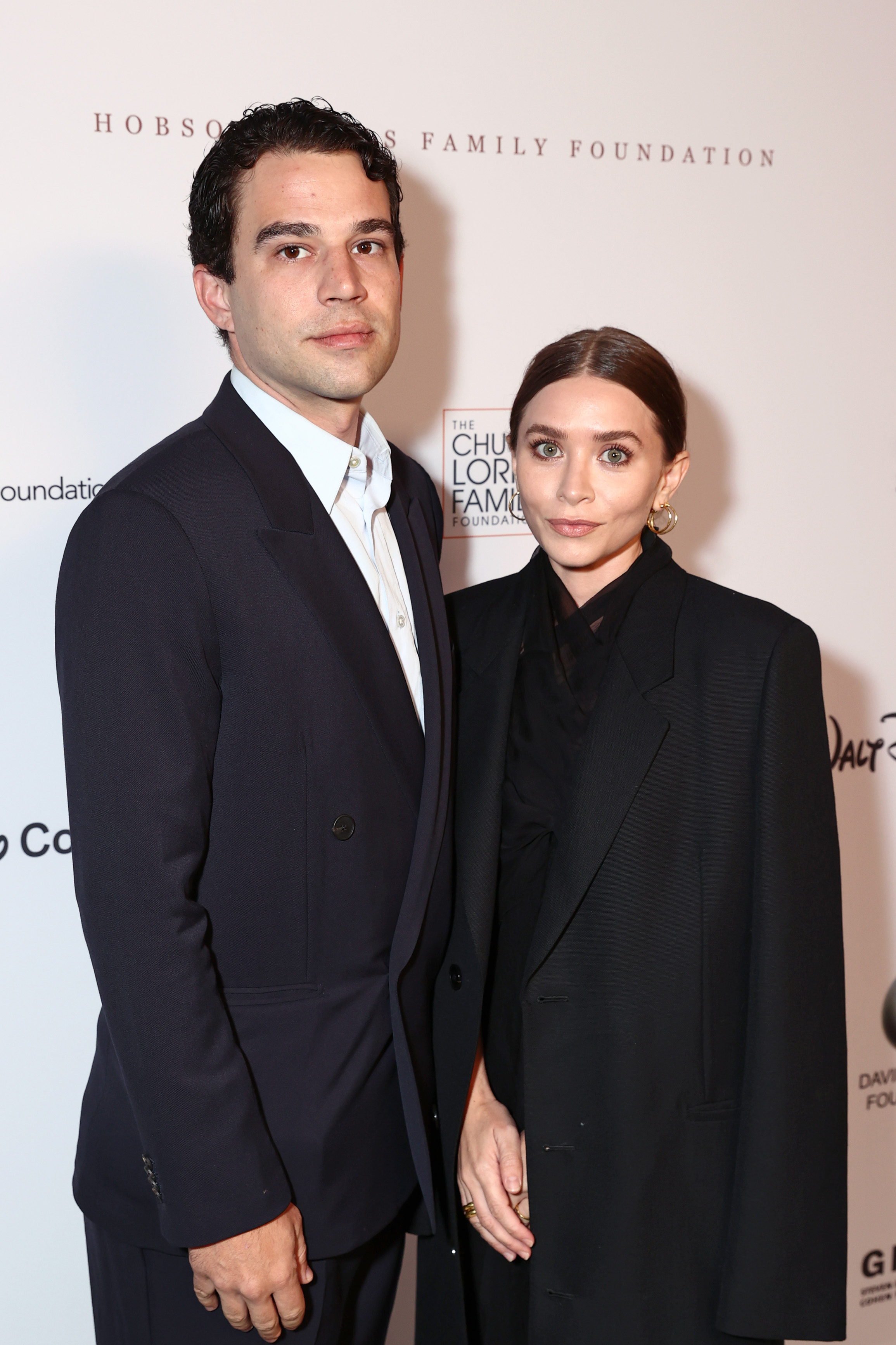 Louis Eisner und Ashley Olsen bei der YES 20th Anniversary Gala am 23. September 2021 in Los Angeles, Kalifornien | Quelle: Getty Images