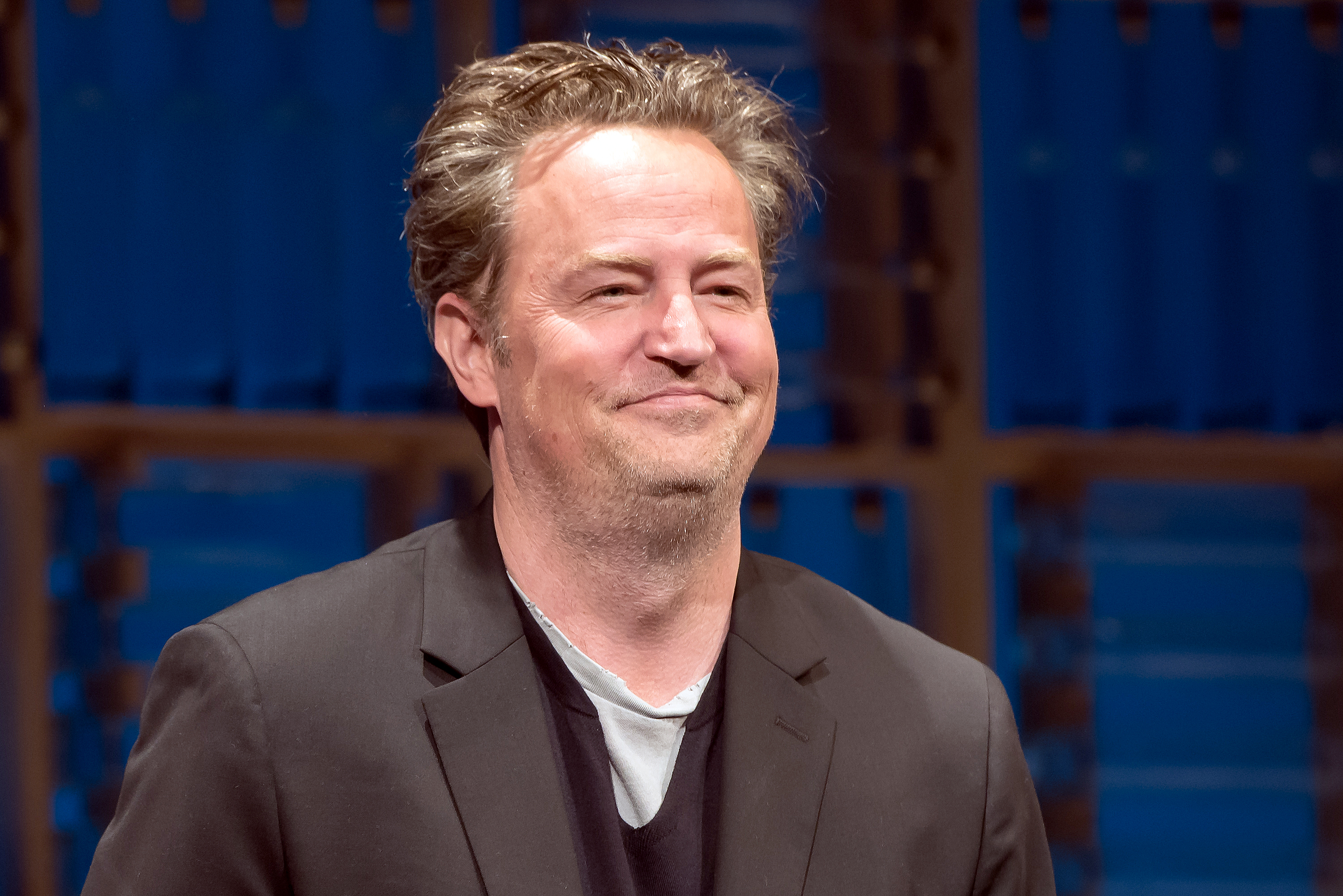 Matthew Perry auf der Bühne während der Premiere von "The End Of Longing" im Lucille Lortel Theatre am 5. Juni 2017 in New York City | Quelle: Getty Images