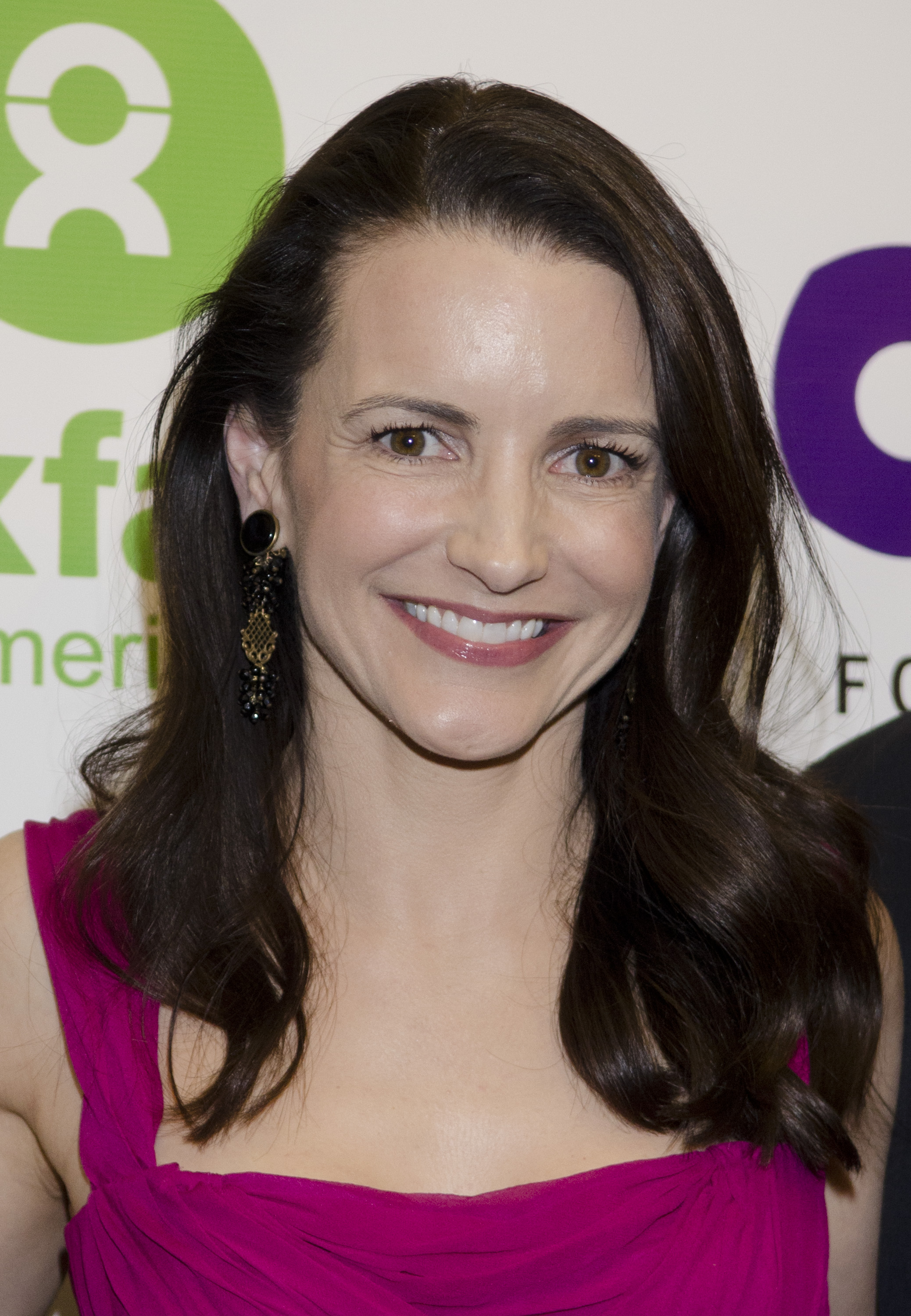 Kristin Davis während der Preisverleihung des Oxfam Sisters on the Planet Summit im Rayburn House Office Building am 7. März 2012 in Washington, DC. | Quelle: Getty Images