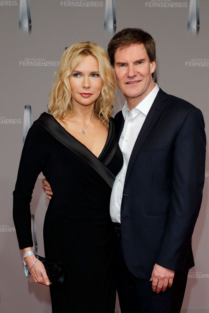 Veronica Ferres und Carsten Maschmeyer nehmen am 2. Februar 2017 in Düsseldorf an der Verleihung des Deutschen Fernsehpreises 2017 in der Rheinterrasse teil. | Quelle: Getty Images