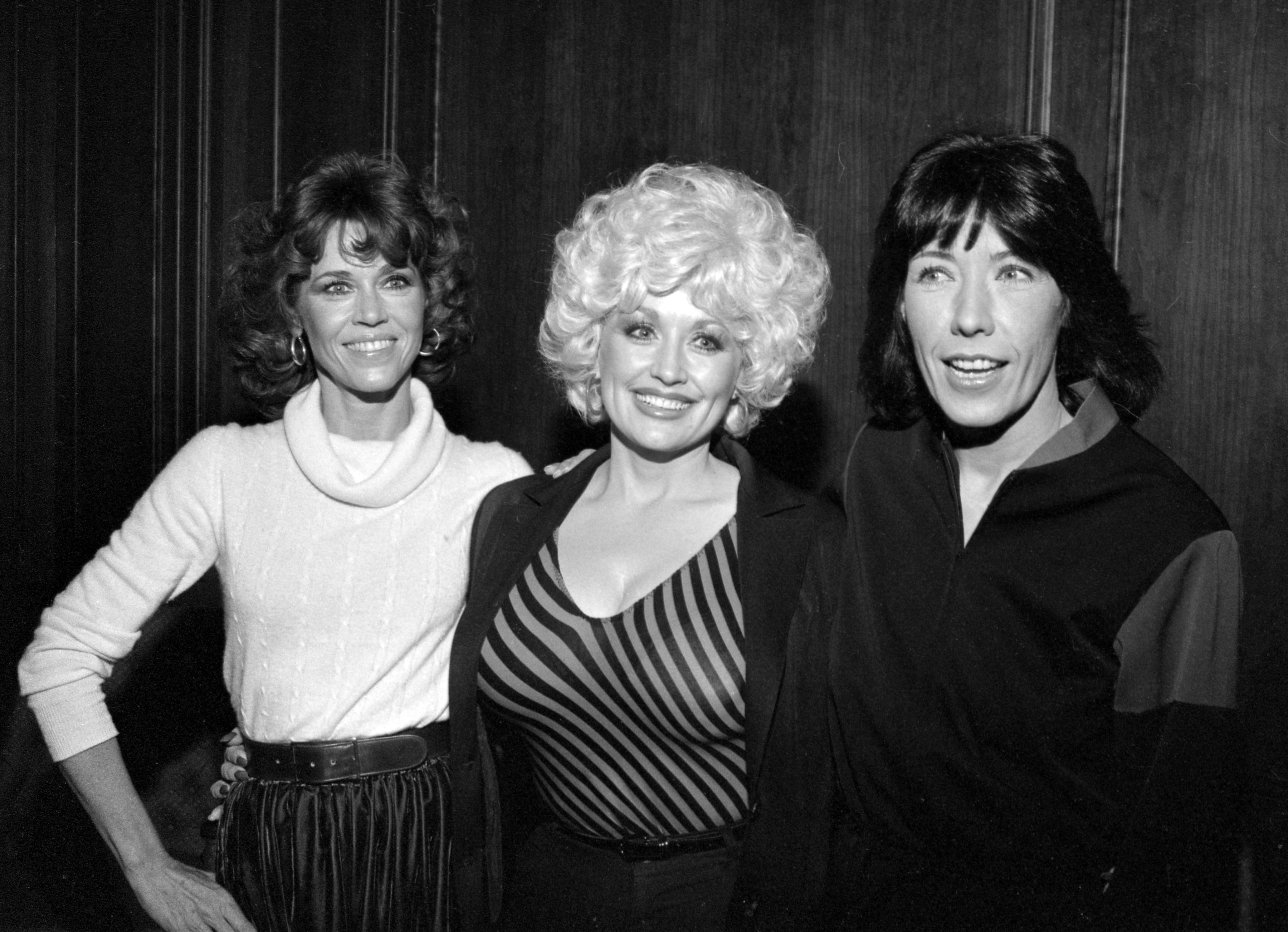 Jane Fonda mit Dolly Parton und Lily Tomlin, um 1980. | Quelle: Getty Images
