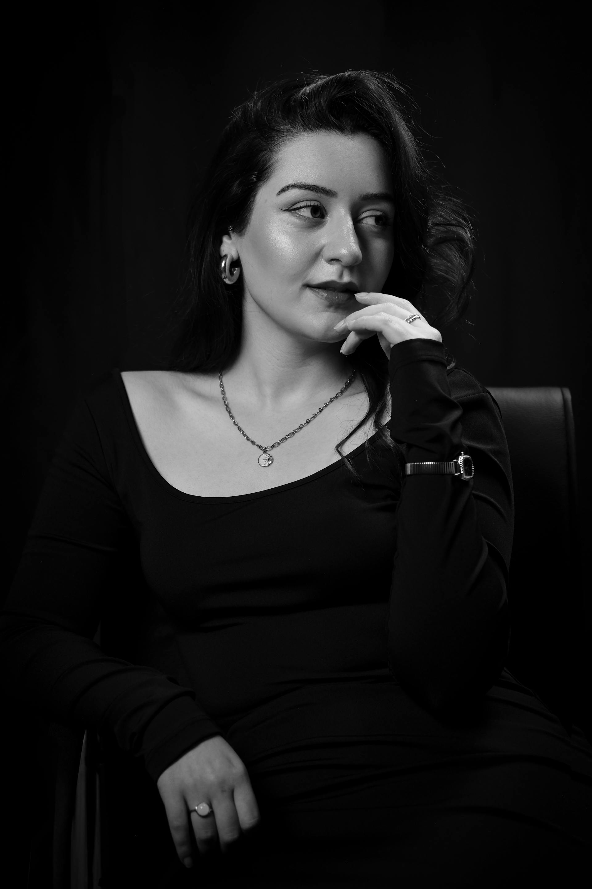 Eine nachdenkliche Frau | Quelle: Pexels