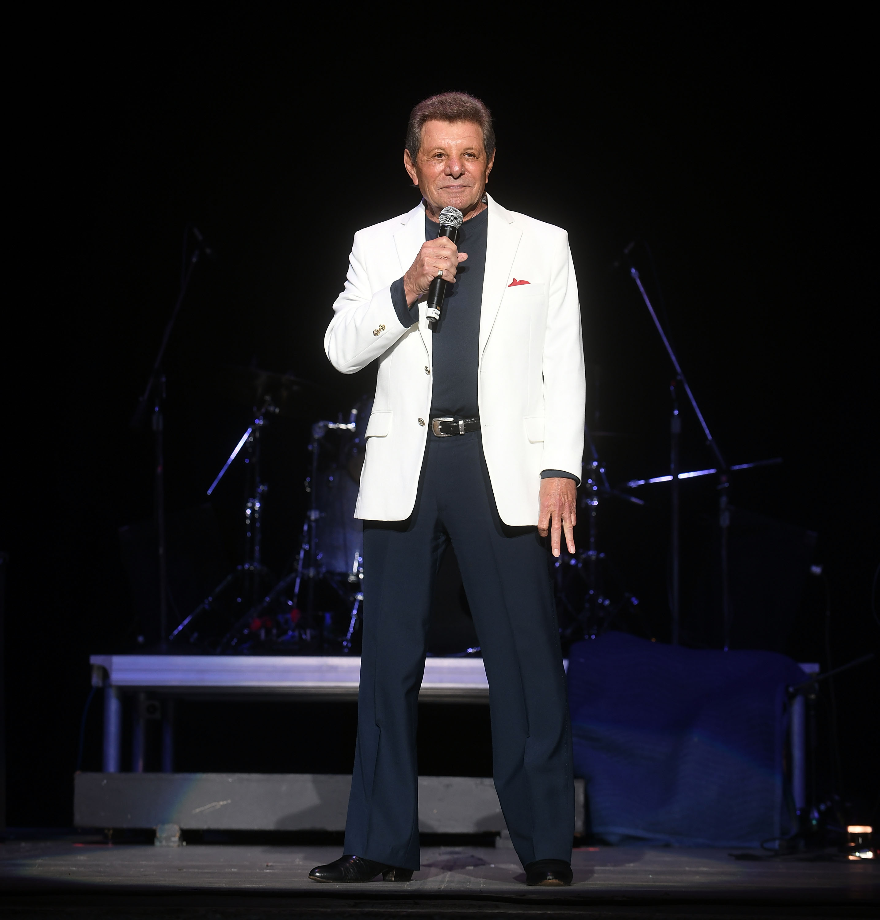 Frankie Avalon tritt bei der Cousin Brucie Palisades Park Reunion Show am 9. September 2022 in Holmdel, New Jersey, auf. | Quelle: Getty Images