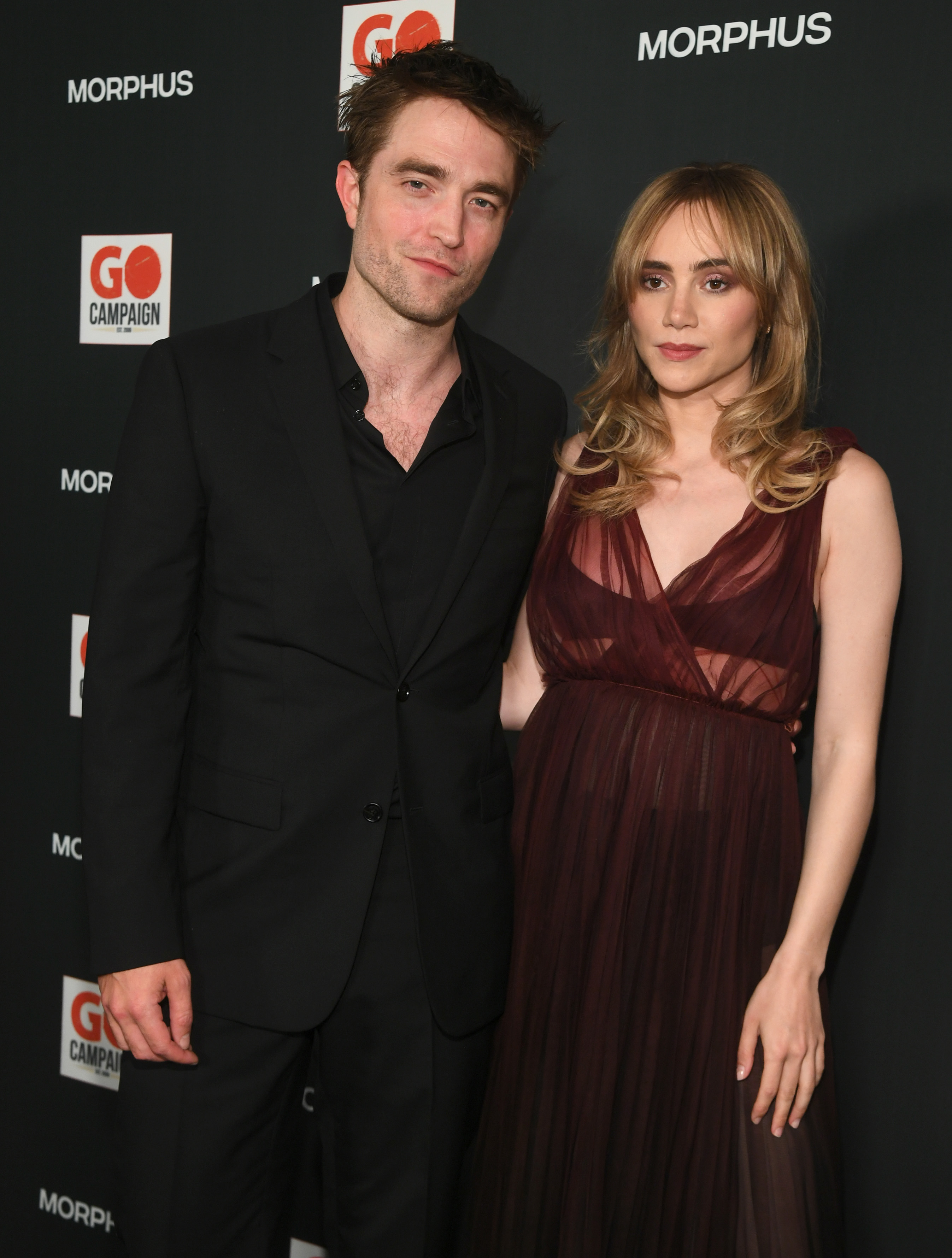 Robert Pattinson und Suki Waterhouse bei der GO Campaign's Annual Gala in Los Angeles, Kalifornien am 21. Oktober 2023 | Quelle: Getty Images