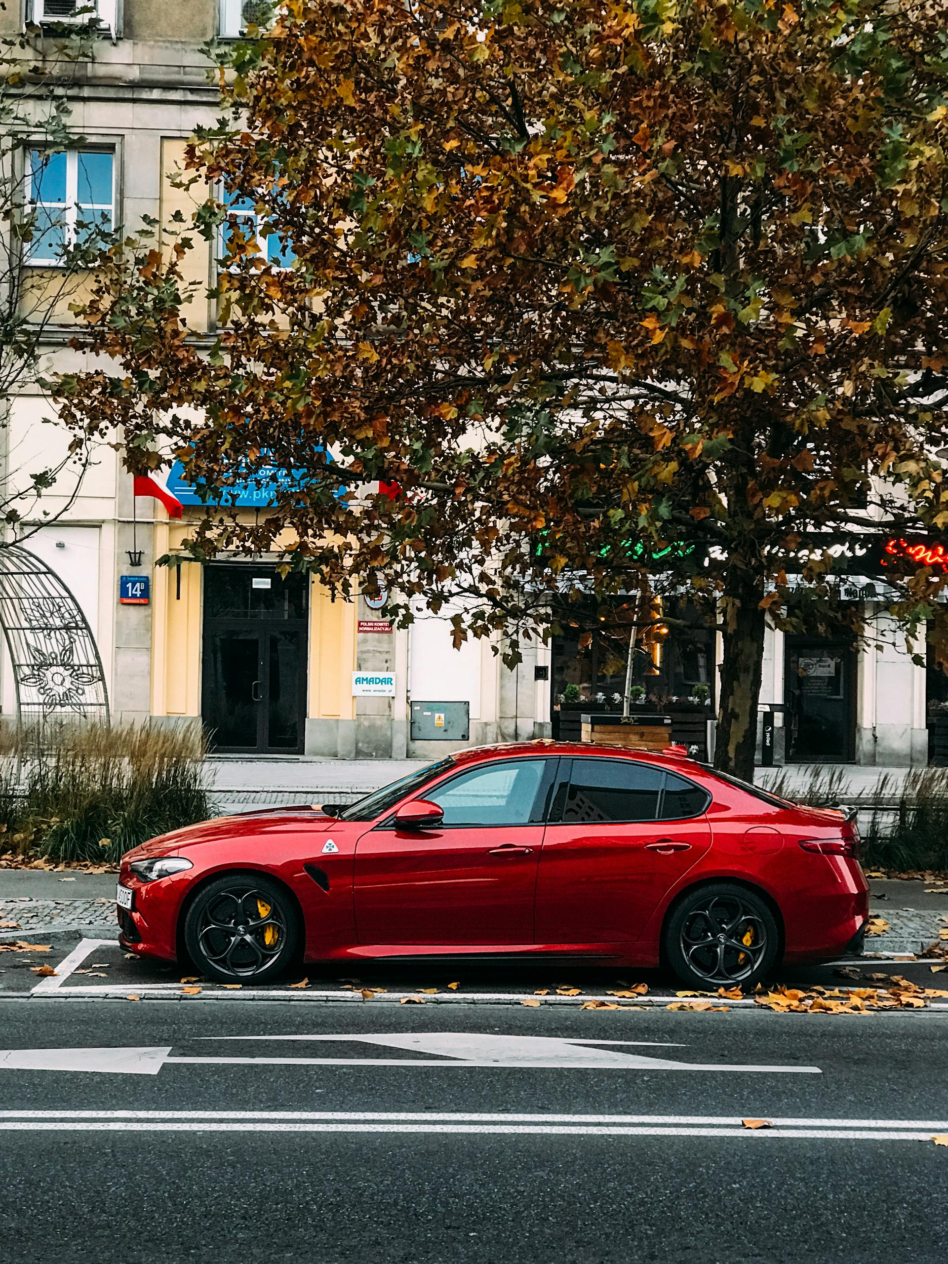 Ein geparktes Auto | Quelle: Pexels