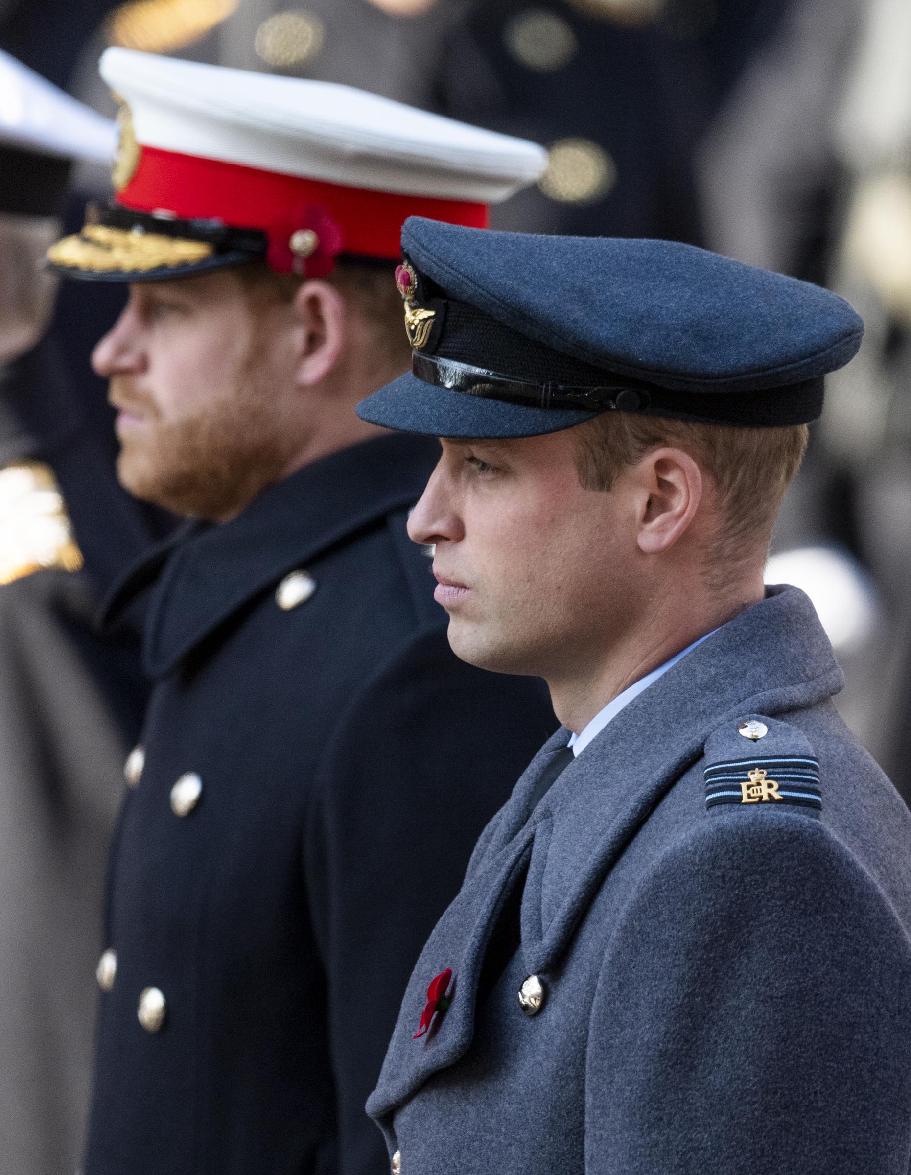 Prinz William und Prinz Harry bei der jährlichen Gedenkfeier zum Remembrance Sunday am Cenotaph am 10. November 2019 in London, England. | Quelle: Getty Images