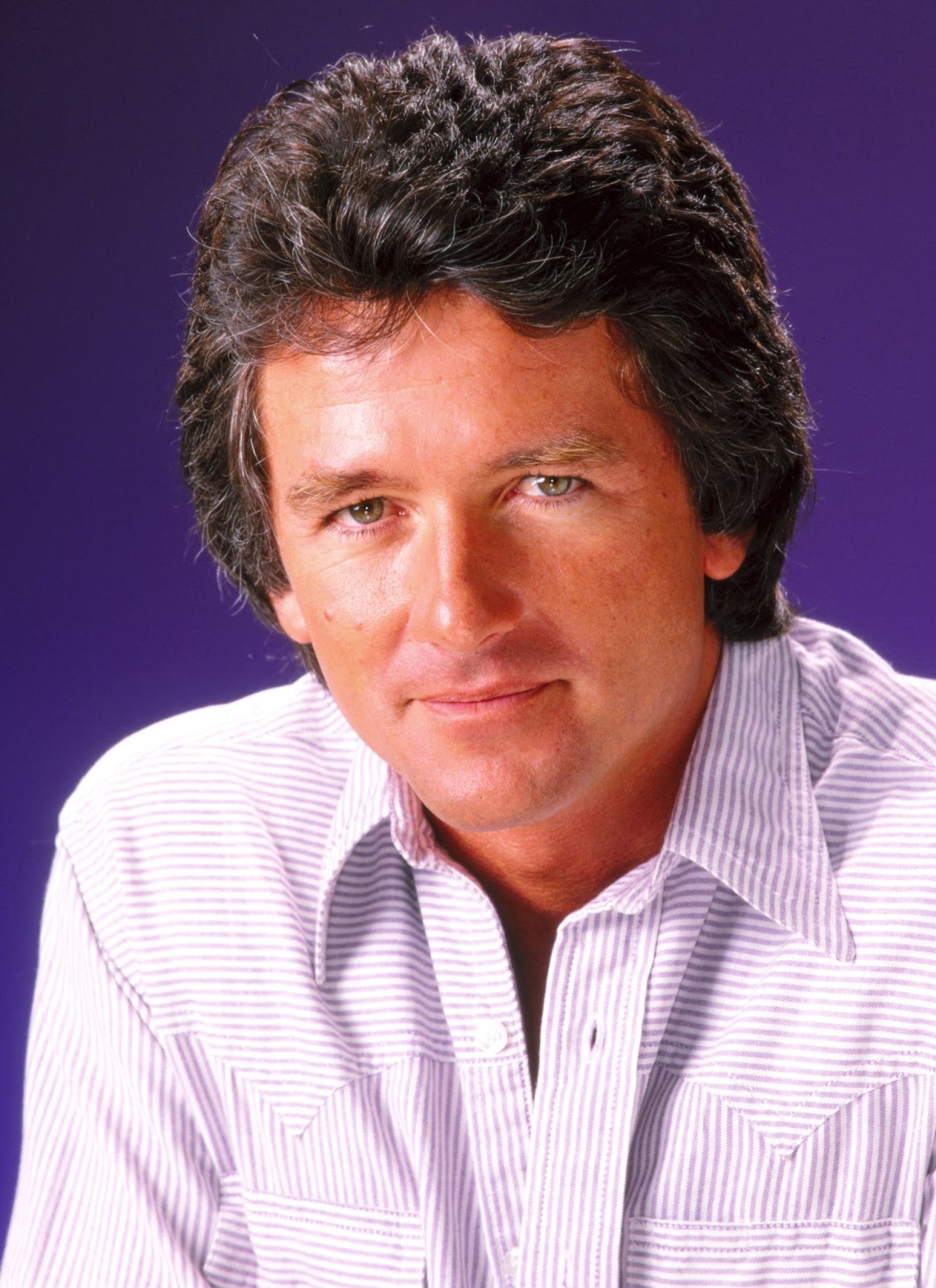 Patrick Duffy posiert 1990 in Los Angeles, Kalifornien, für ein Porträt. | Quelle: Getty Images