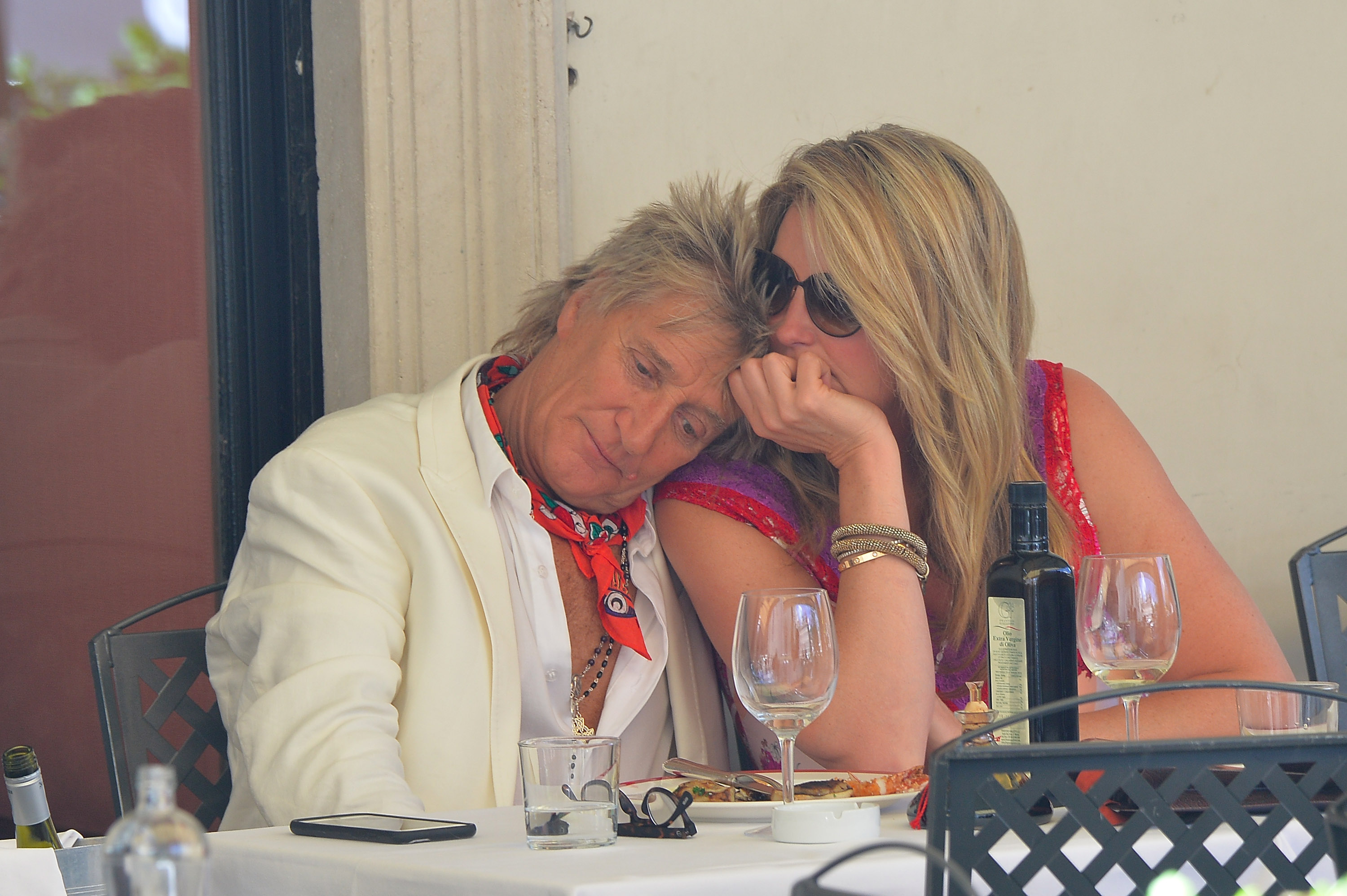 Sir Rod Stewart und Penny Lancaster wurden am 24. Mai 2018 in Rom, Italien, gesichtet. | Quelle: Getty Images