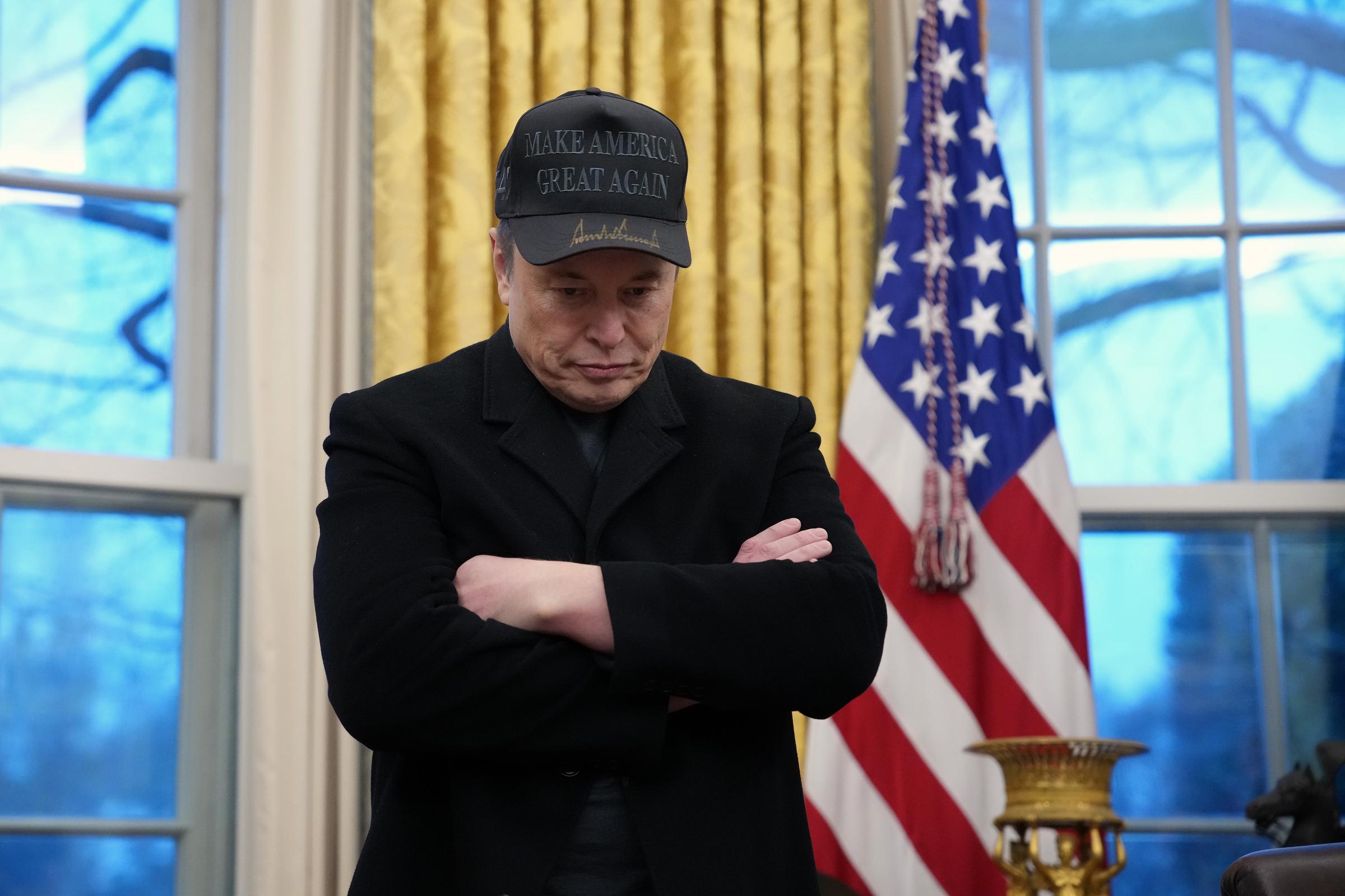 Elon Musk und US-Präsident Donald Trump bei der Unterzeichnung einer Durchführungsverordnung im Oval Office des Weißen Hauses in Washington, DC, am 11. Februar 2025 | Quelle: Getty Images