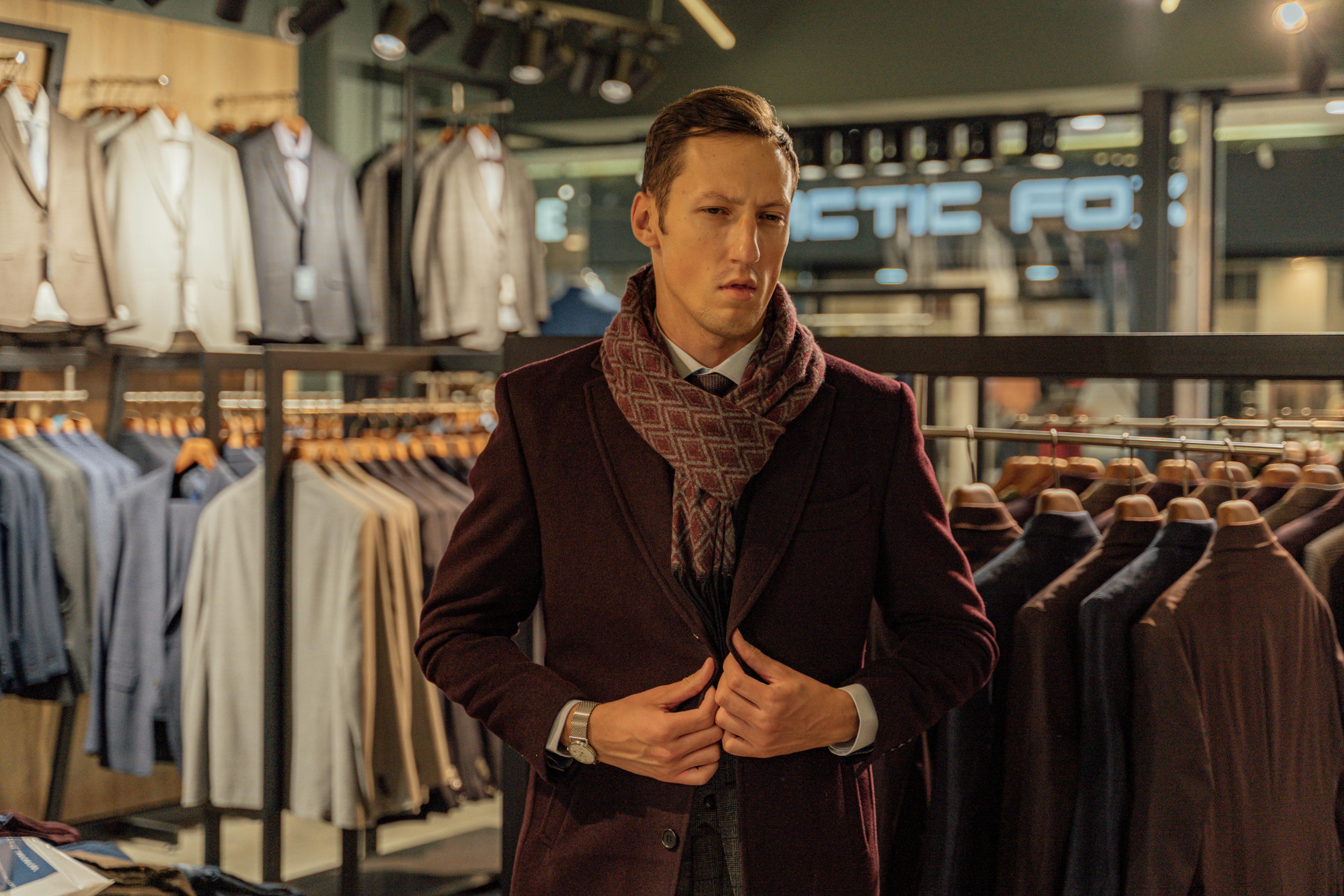 Ein gut gekleideter Mann | Quelle: Pexels