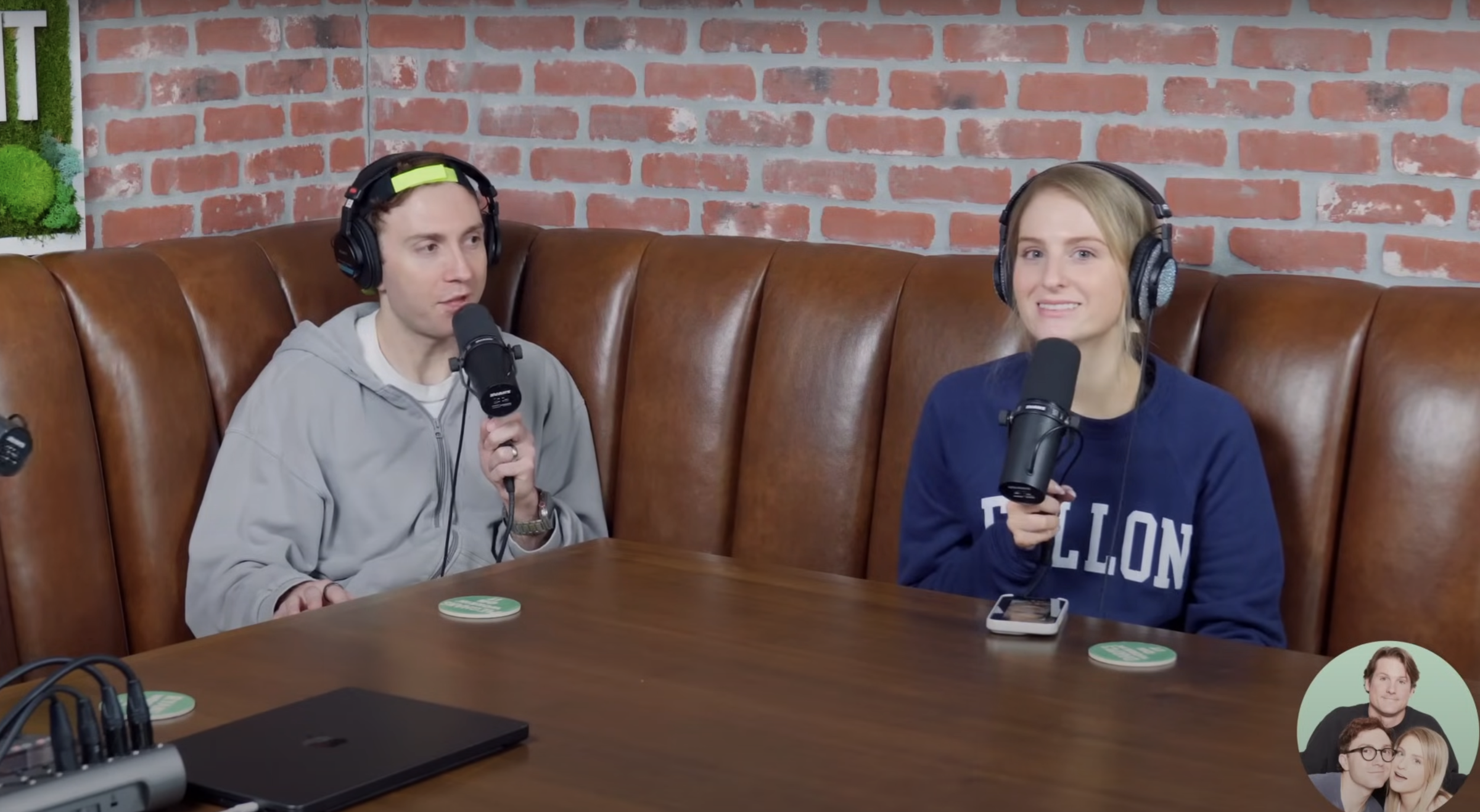 Meghan Trainor und ihr Bruder Ryan Trainor sind in einem Video vom 21. November 2024 zu sehen | Quelle: YouTube/MeghanTrainor