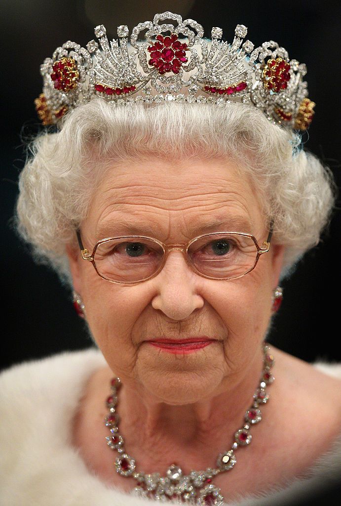 Königin Elizabeth II. bei einem Staatsbankett am 21. Oktober 2008.  | Quelle: Getty Images