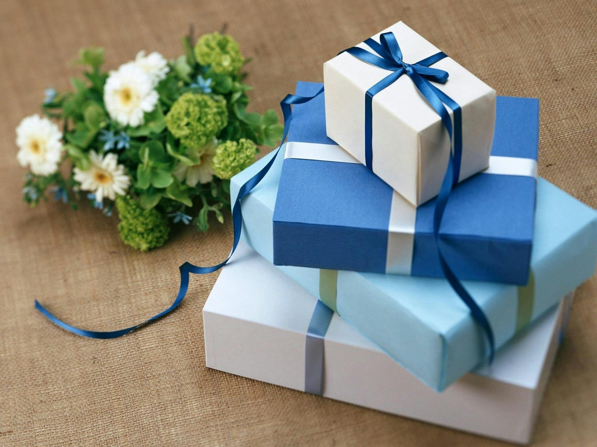Gestapelte Geschenkboxen | Quelle: Pexels