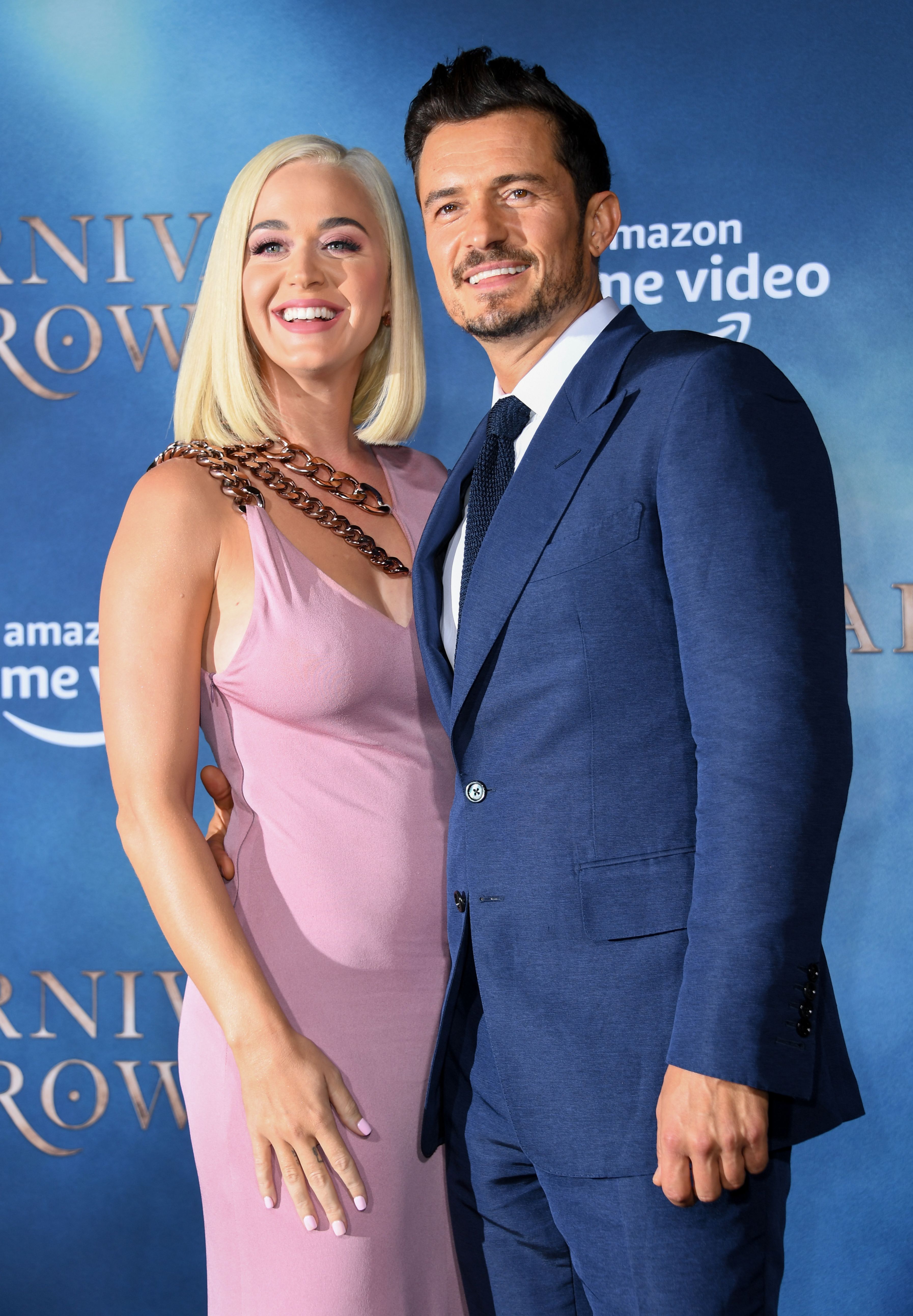 Katy Perry und Orlando Bloom gaben 2019 nach einer jahrelangen On-Off-Beziehung ihre Verlobung bekannt. Im August 2020 kam ihre Tochter Daisy Dove Bloom zur Welt – damit wurde die Sängerin zum ersten Mal Mutter. | Quelle: Getty Images
