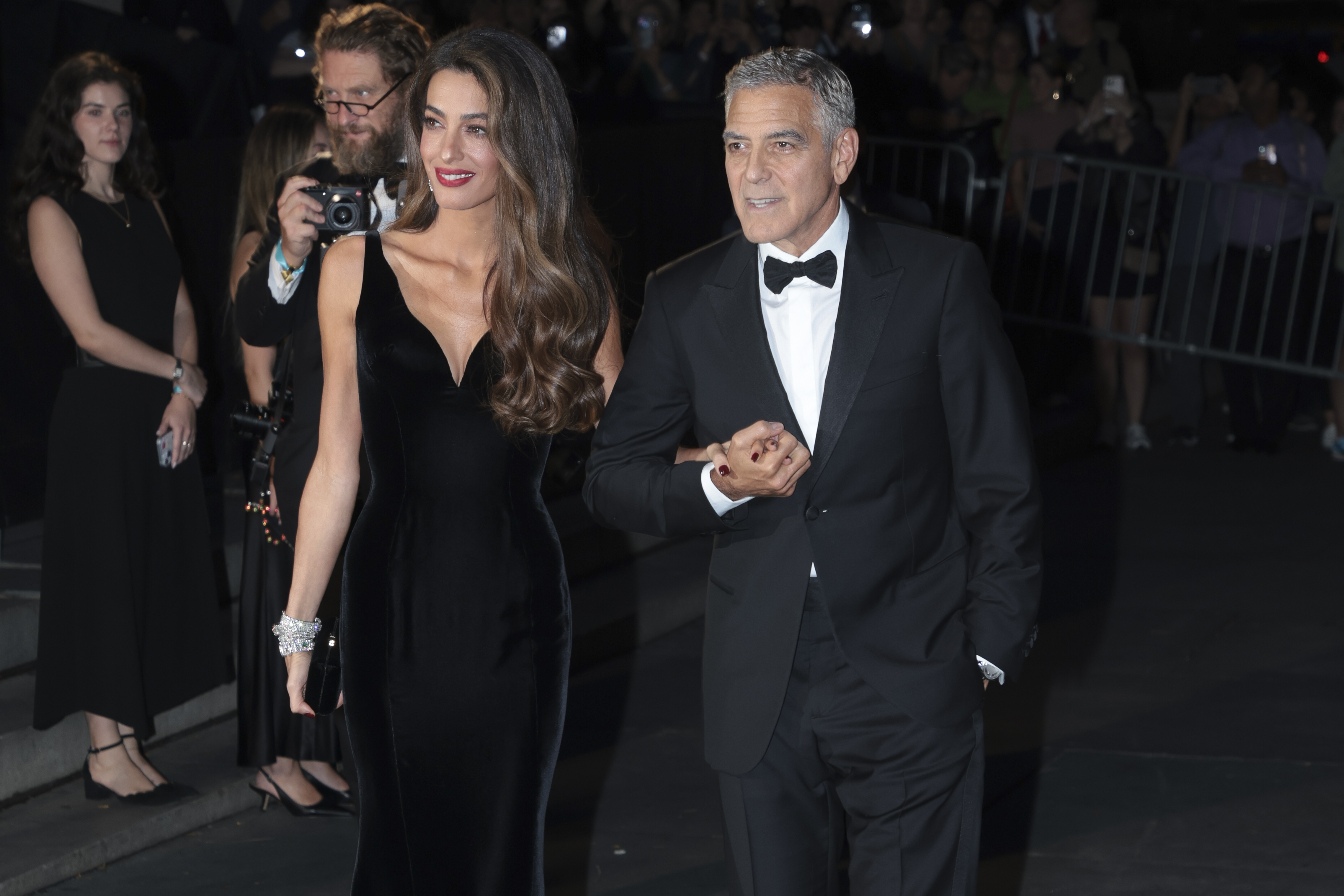 Amal und George Clooney im The Albies in New York, am 26. September 2024 | Quelle: Getty Images