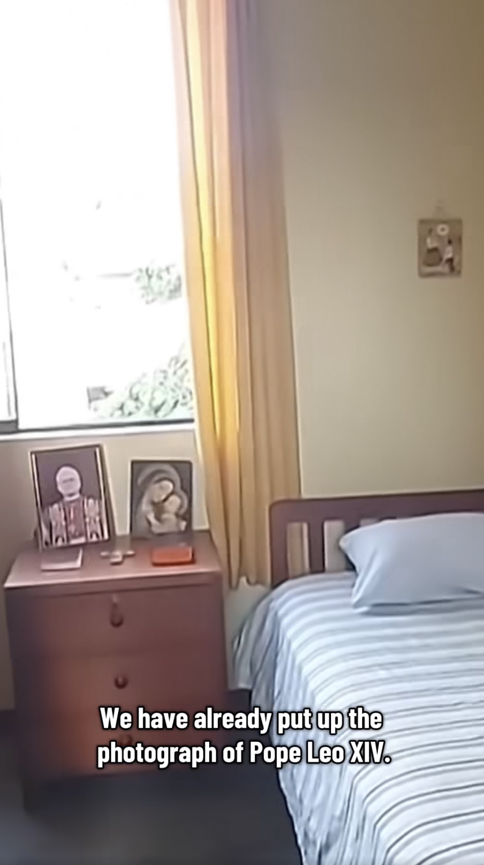 Ein Blick in das Zimmer von Papst Leo XIV, als er in Trujillo, Peru, lebte, aus einem Video vom 9. Mai 2025. | Quelle: Facebook/CBS News