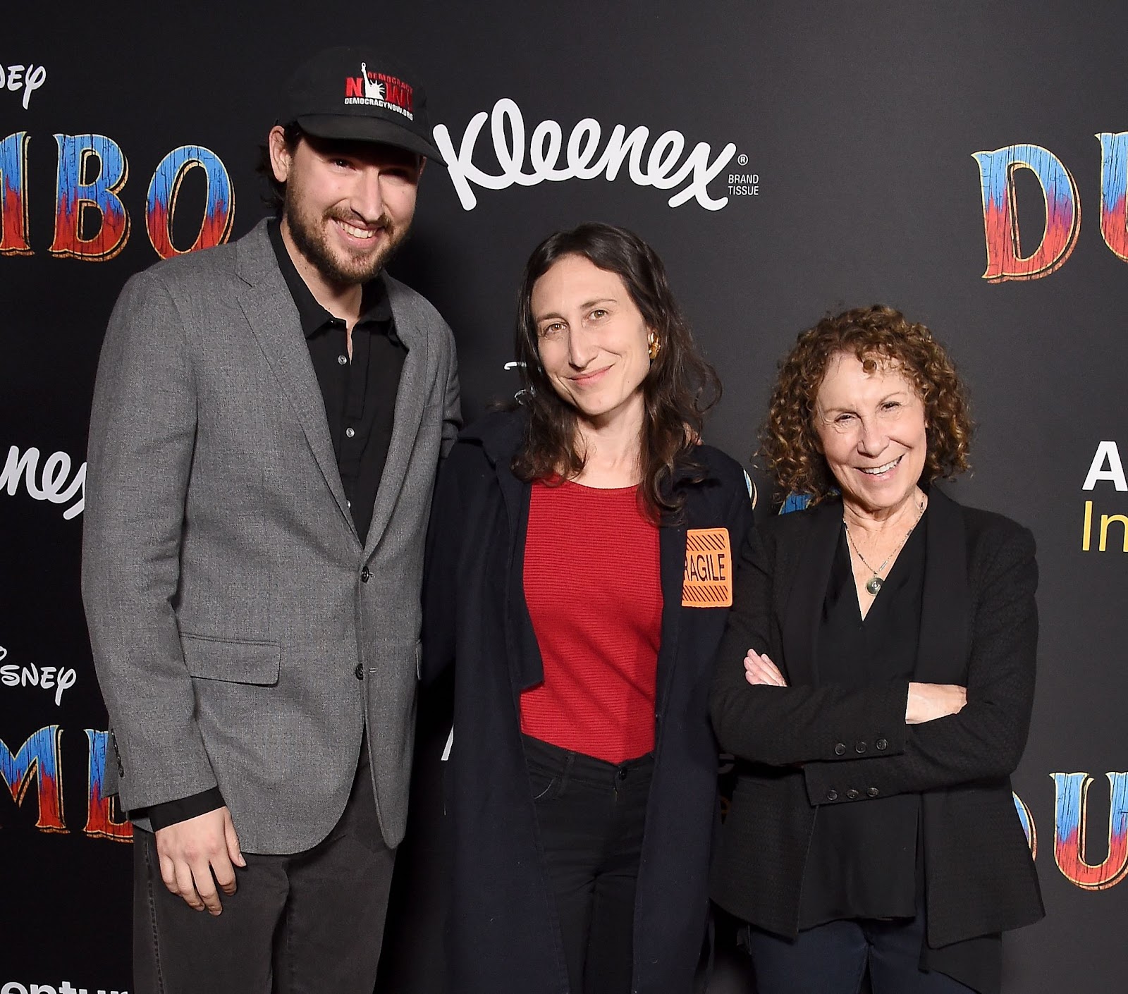 Grace Fan DeVito und Rhea Perlman bei der Premiere von Disneys "Dumbo" am 11. März 2019 in Los Angeles, Kalifornien. | Quelle: Getty Images