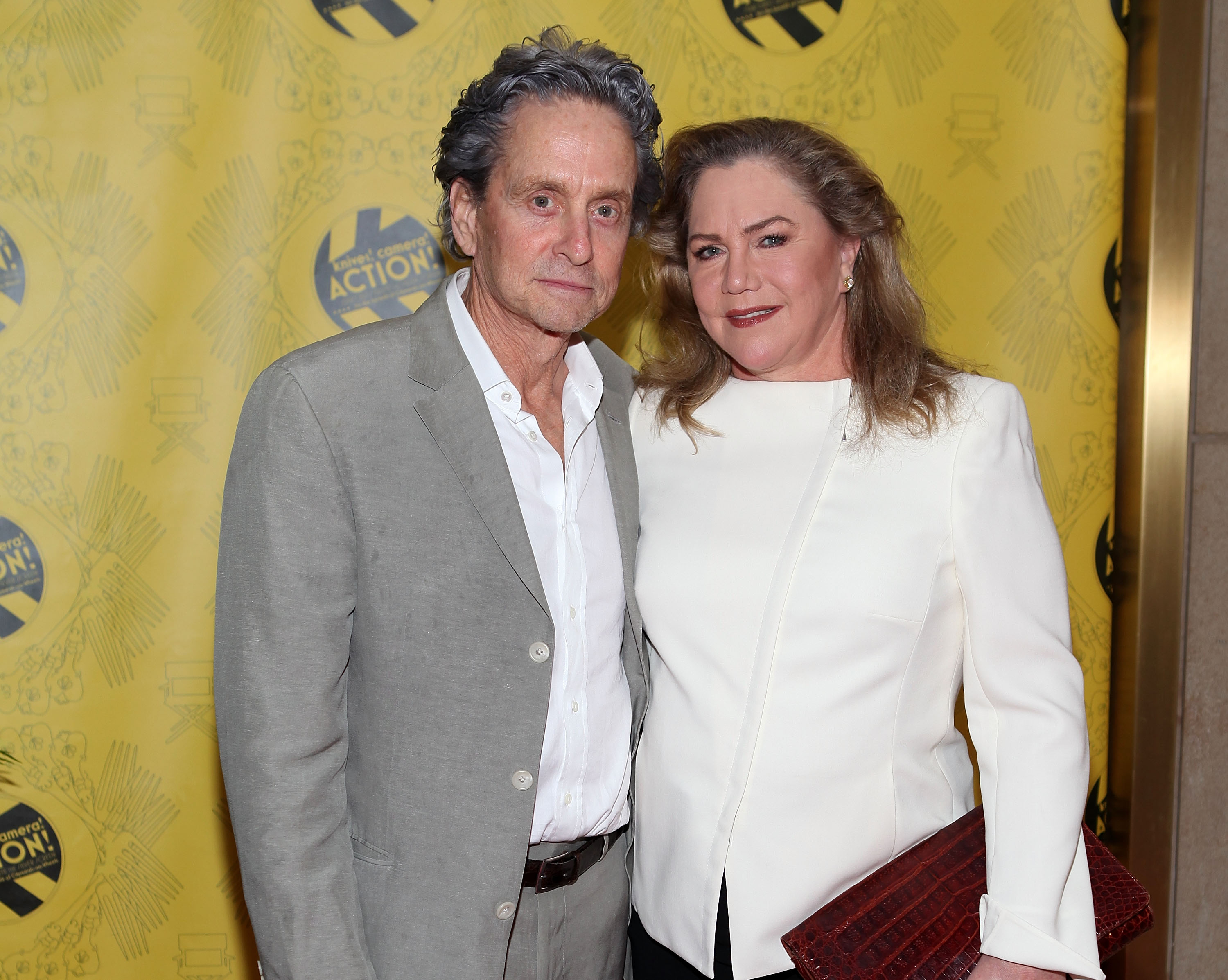 Michael Douglas und Kathleen Turner bei der Chefs' Tribute To Citymeals-On-Wheels Benefizveranstaltung in New York im Jahr 2012 | Quelle: Getty Images