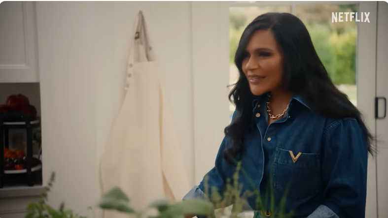 Mindy Kaling im Trailer für die Lifestyle-Show auf Netflix „With Love, Meghan“ | Quelle: Youtube/Netflix