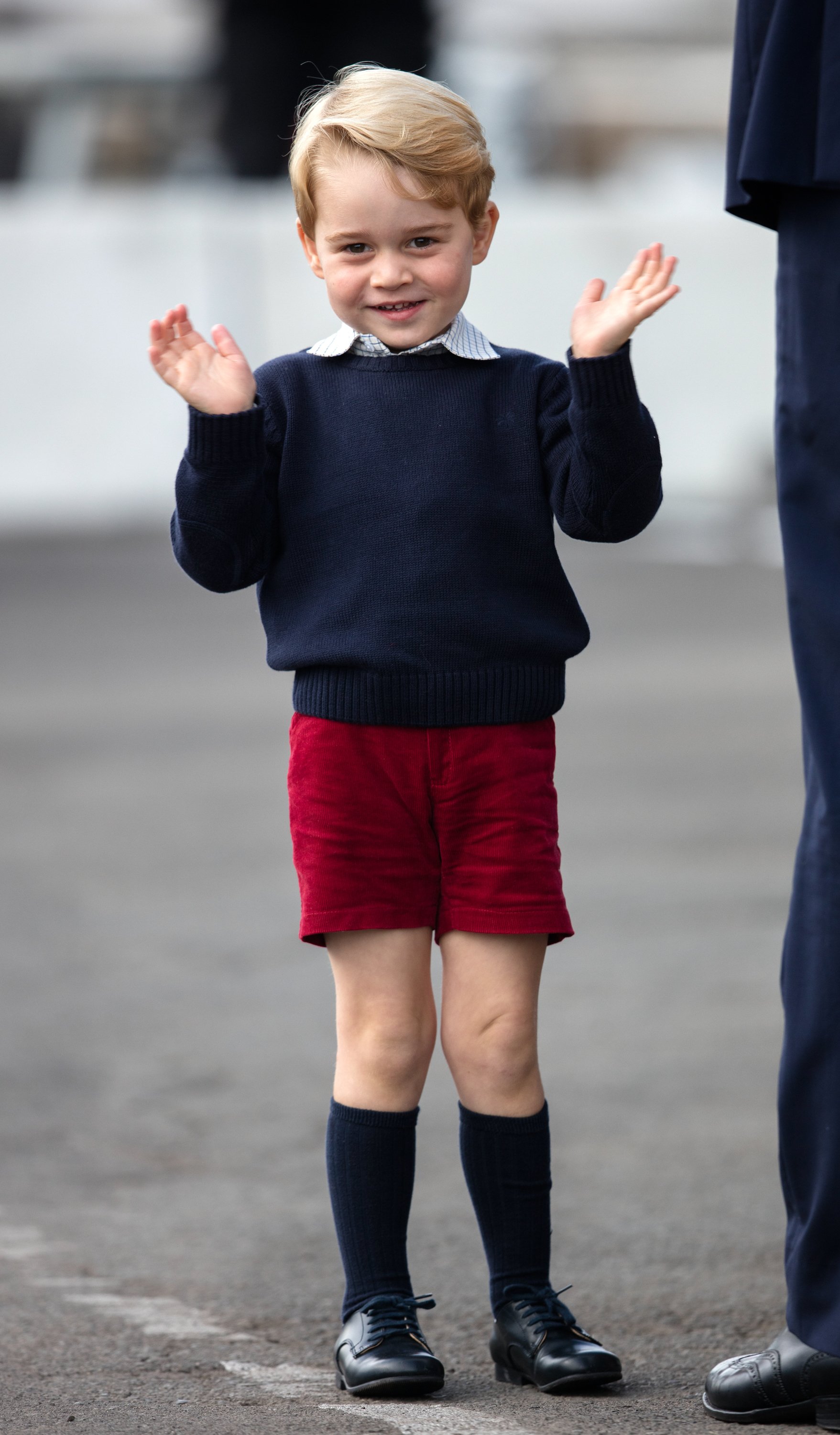Prinz George von Cambridge verlässt Victoria, Kanada, am 1. Oktober 2016. | Quelle: Getty Images